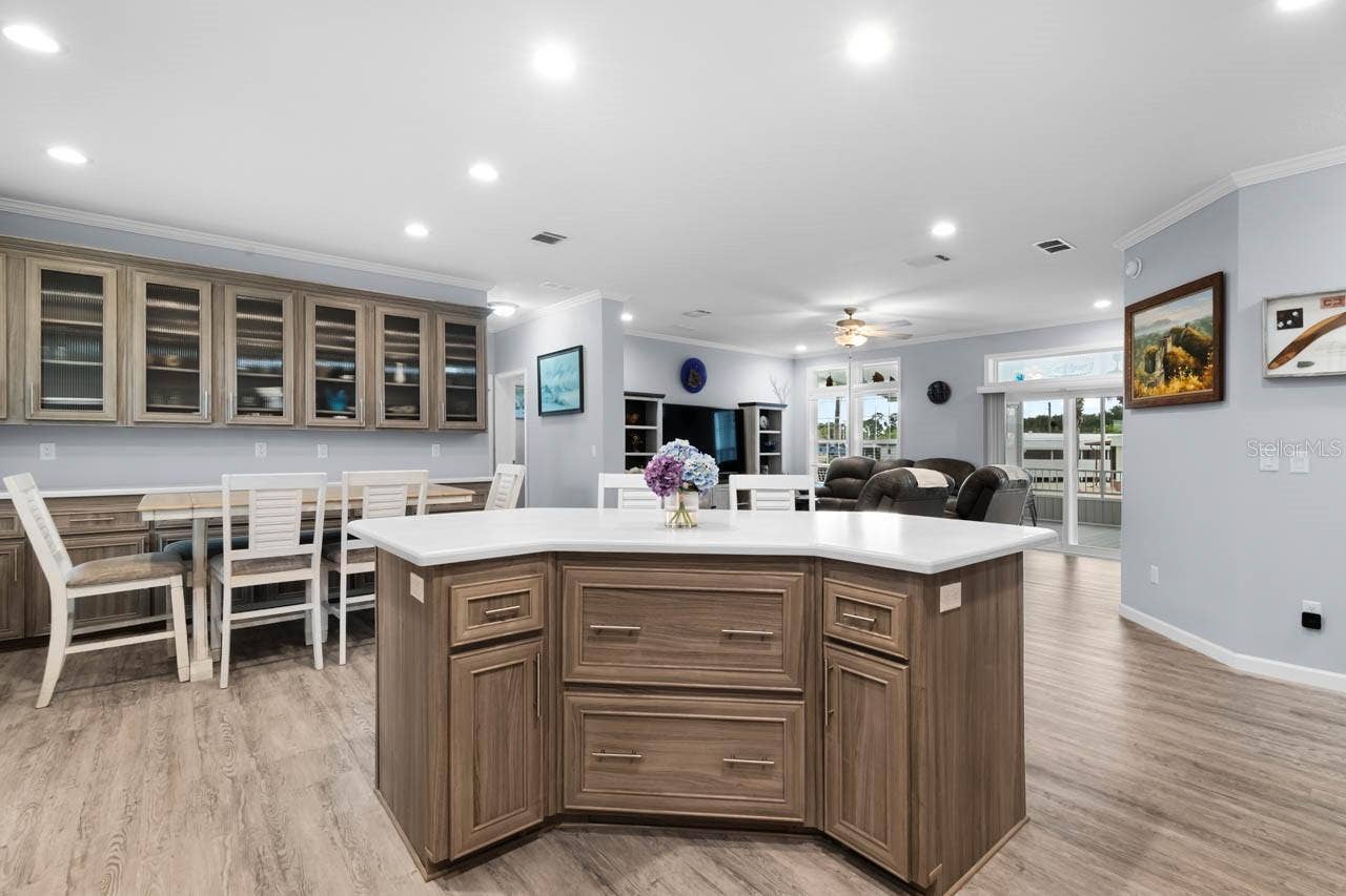 102 E SAINT LUCIA LOOP, Apollo Beach, FL 33572 102 E SAINT LUCIA LOOP, Apollo Beach, FL 33572