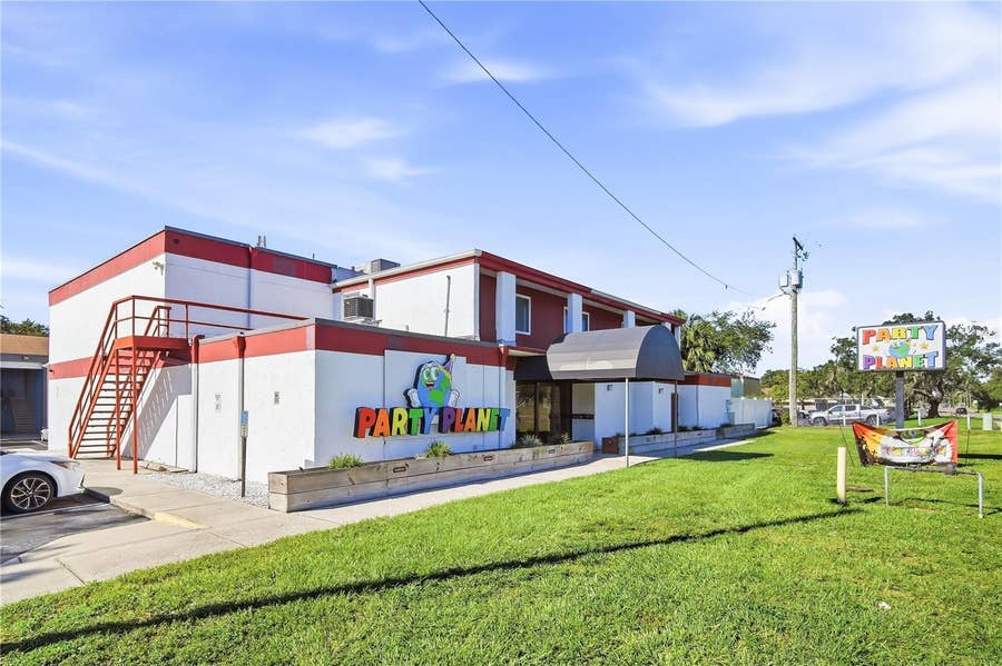 Property photo for 939 OAKFIELD DRIVE, Brandon, FL