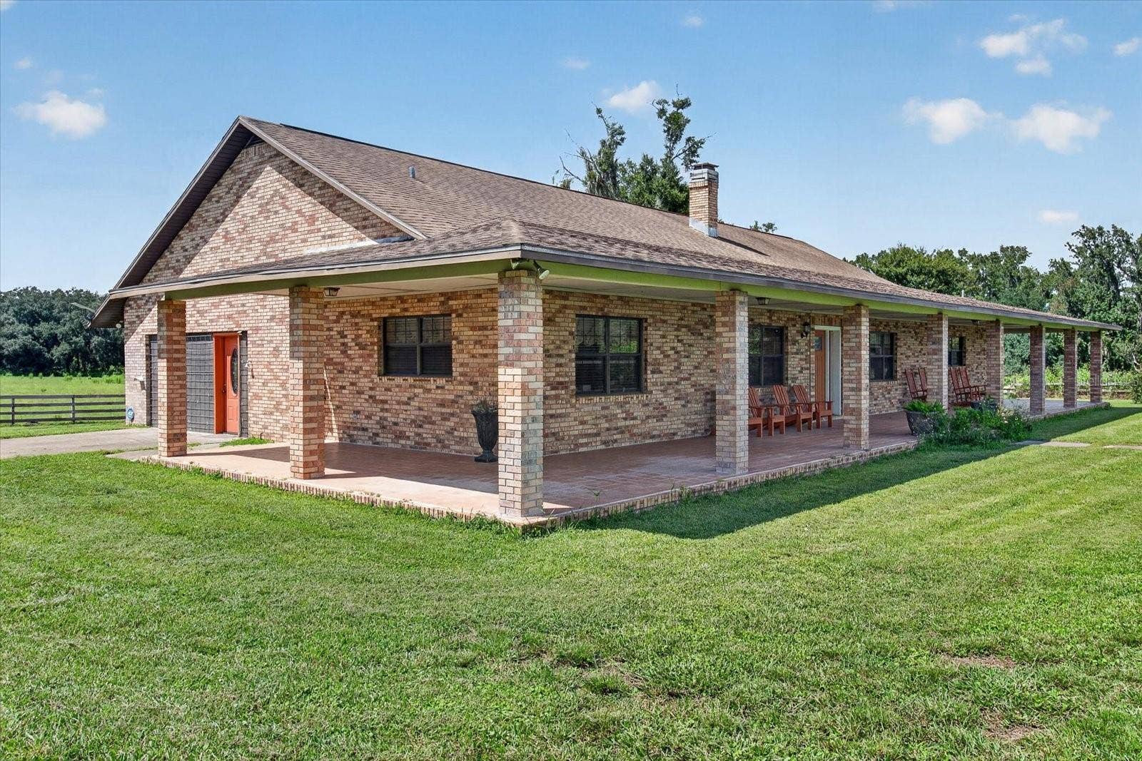 9229 FORT KING ROAD, Dade City, FL 33525