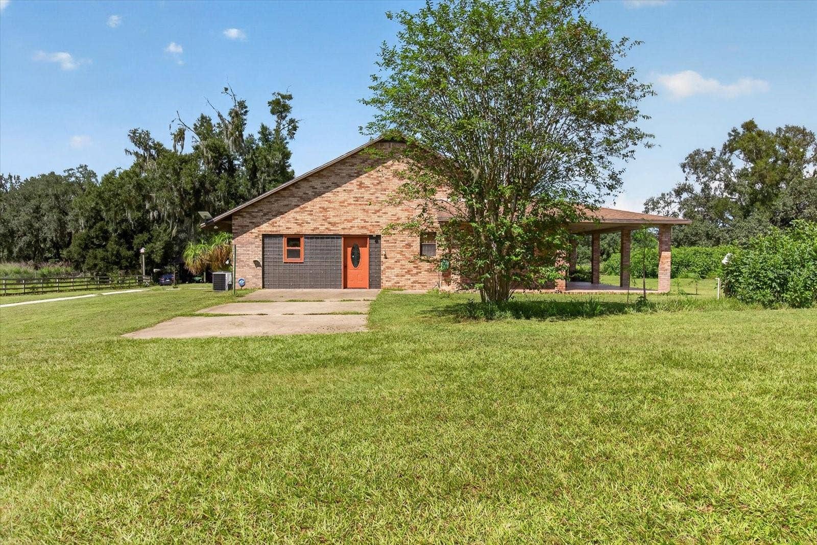 9229 FORT KING ROAD, Dade City, FL 33525