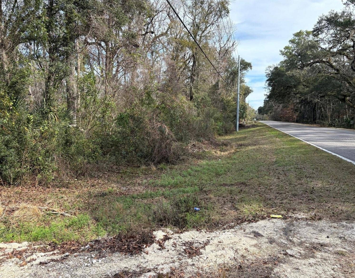 frontage of Lake Lindsey Dr.