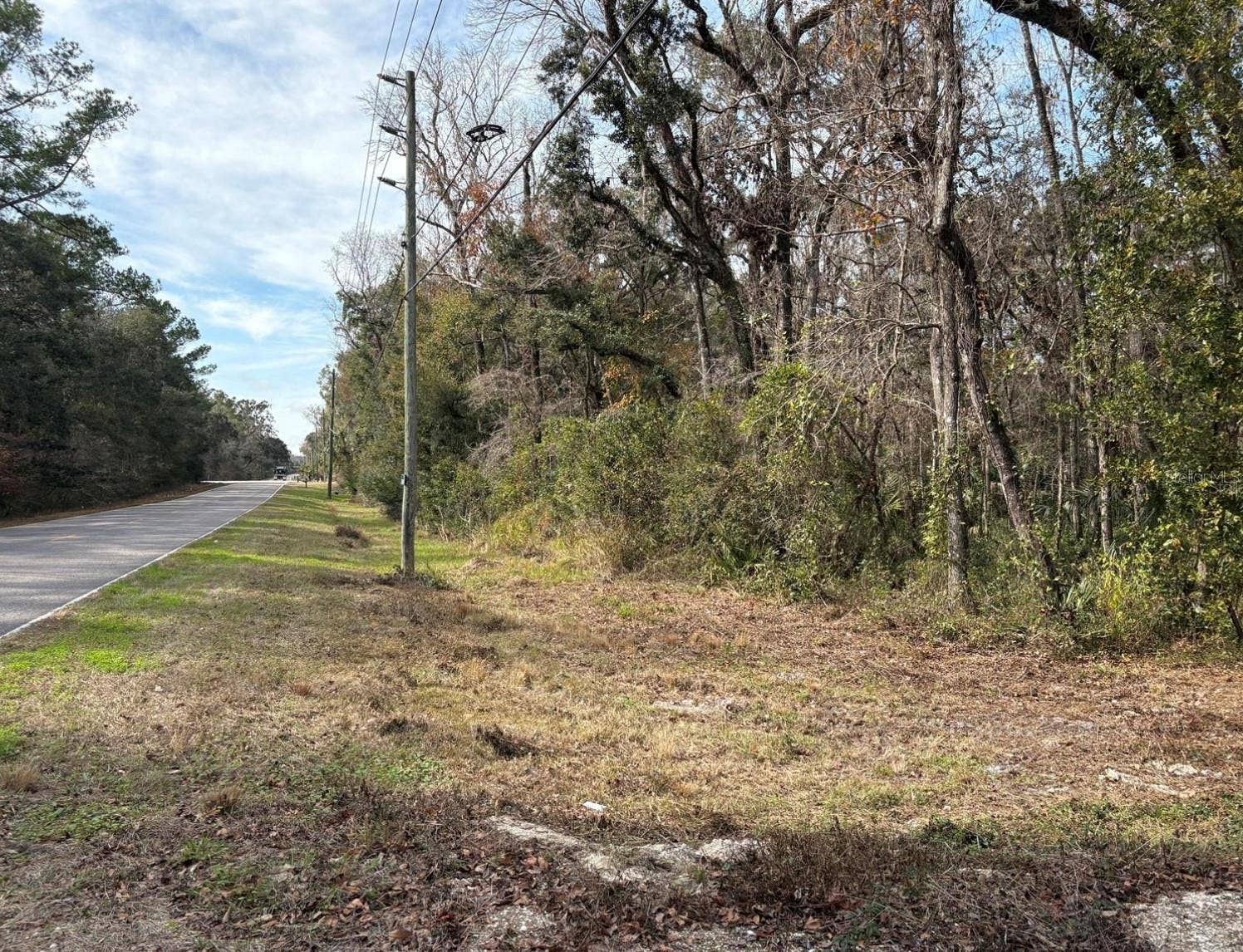 frontage on Lake Lindsey Dr.