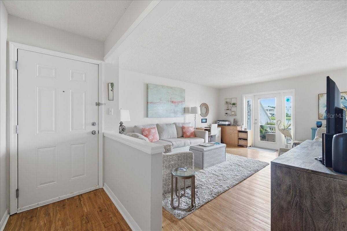 111 SEAHORSE DRIVE SE, #B, St Petersburg, FL 33705 111 SEAHORSE DRIVE SE, #B, St Petersburg, FL 33705