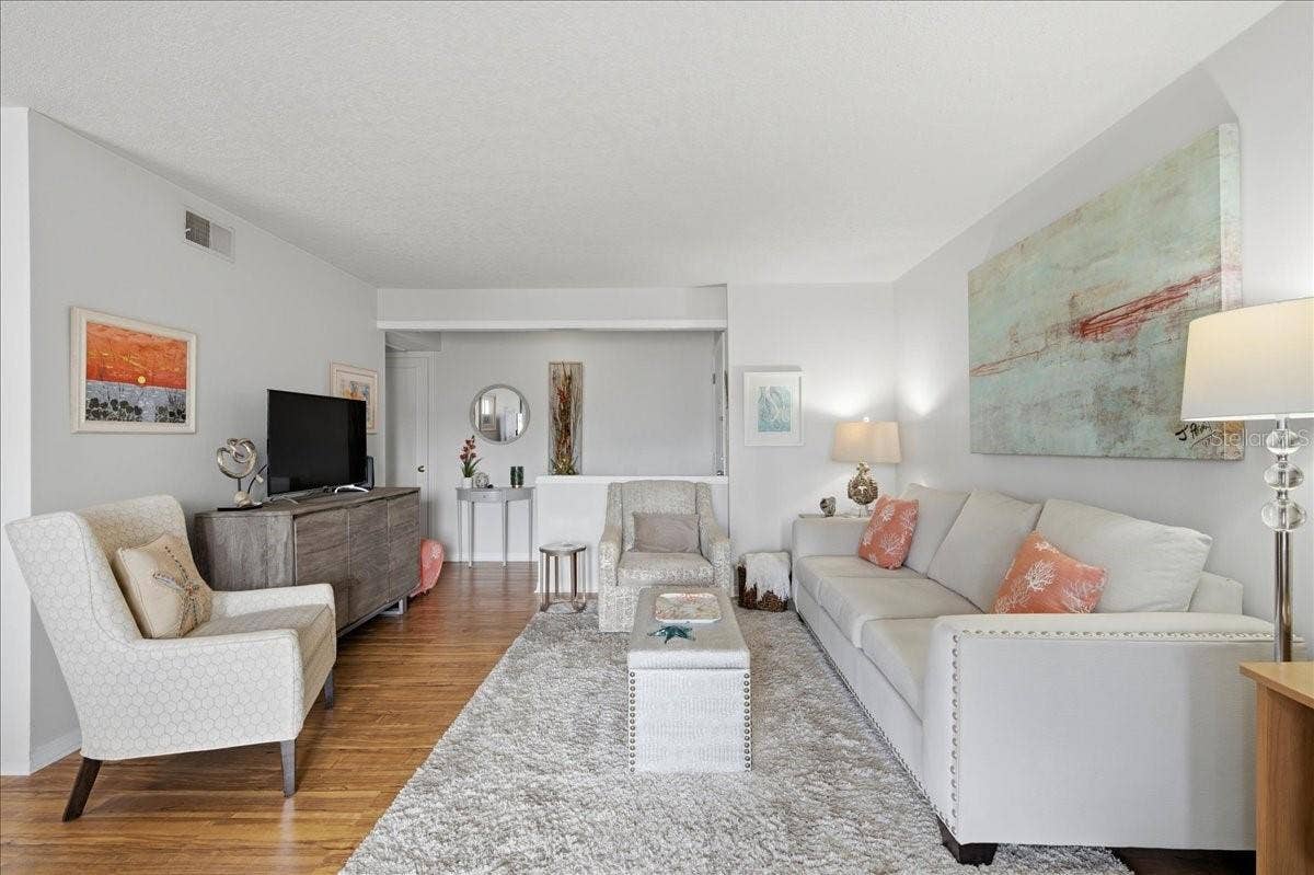 111 SEAHORSE DRIVE SE, #B, St Petersburg, FL 33705 111 SEAHORSE DRIVE SE, #B, St Petersburg, FL 33705