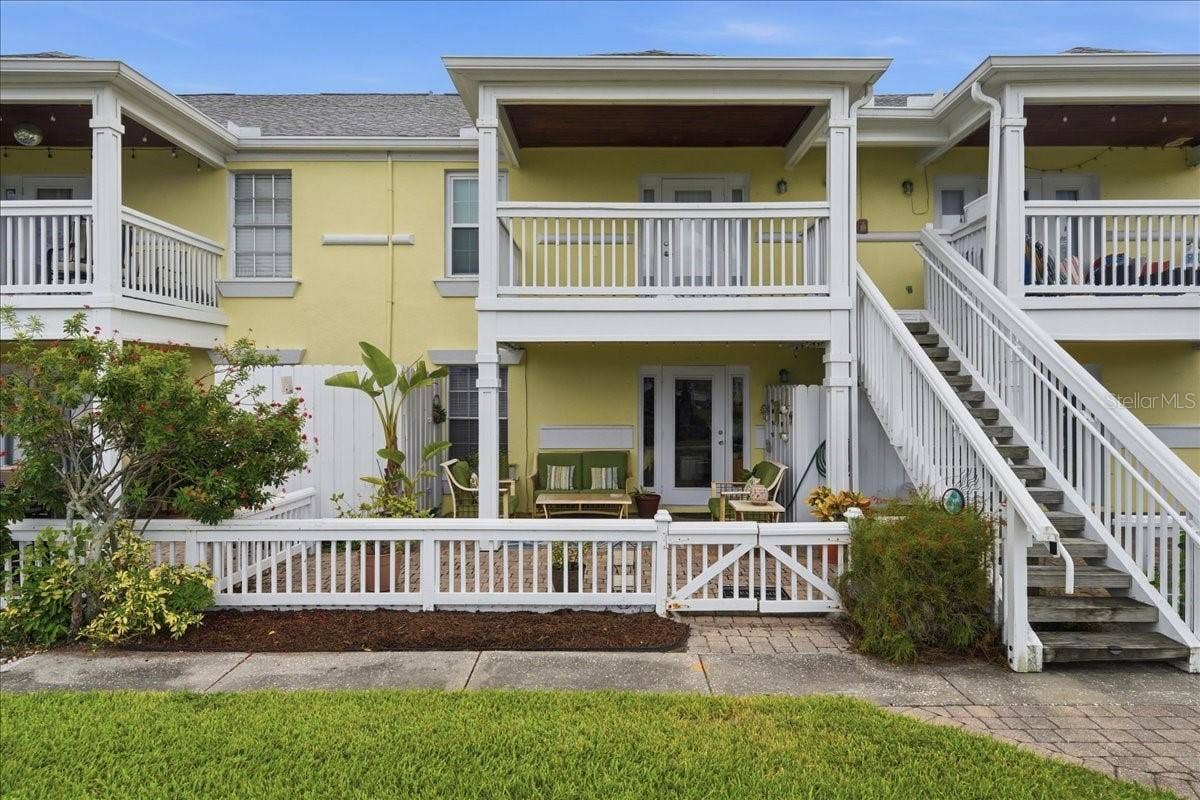111 SEAHORSE DRIVE SE, #B, St Petersburg, FL 33705 111 SEAHORSE DRIVE SE, #B, St Petersburg, FL 33705