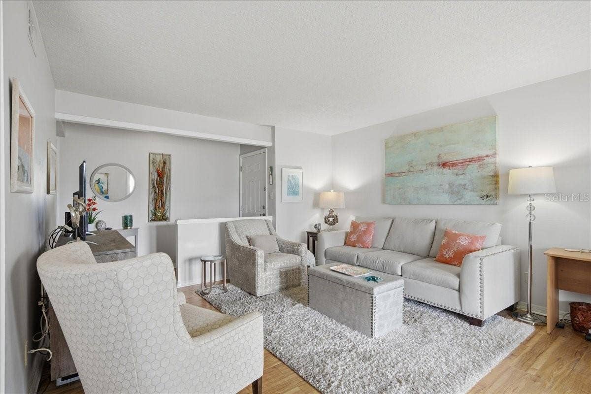 111 SEAHORSE DRIVE SE, #B, St Petersburg, FL 33705 111 SEAHORSE DRIVE SE, #B, St Petersburg, FL 33705