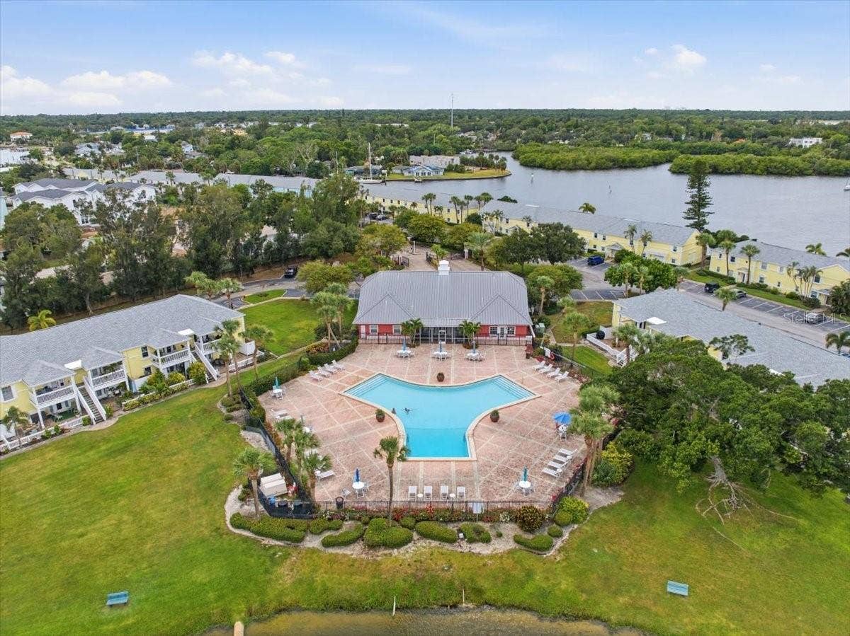 111 SEAHORSE DRIVE SE, #B, St Petersburg, FL 33705 111 SEAHORSE DRIVE SE, #B, St Petersburg, FL 33705