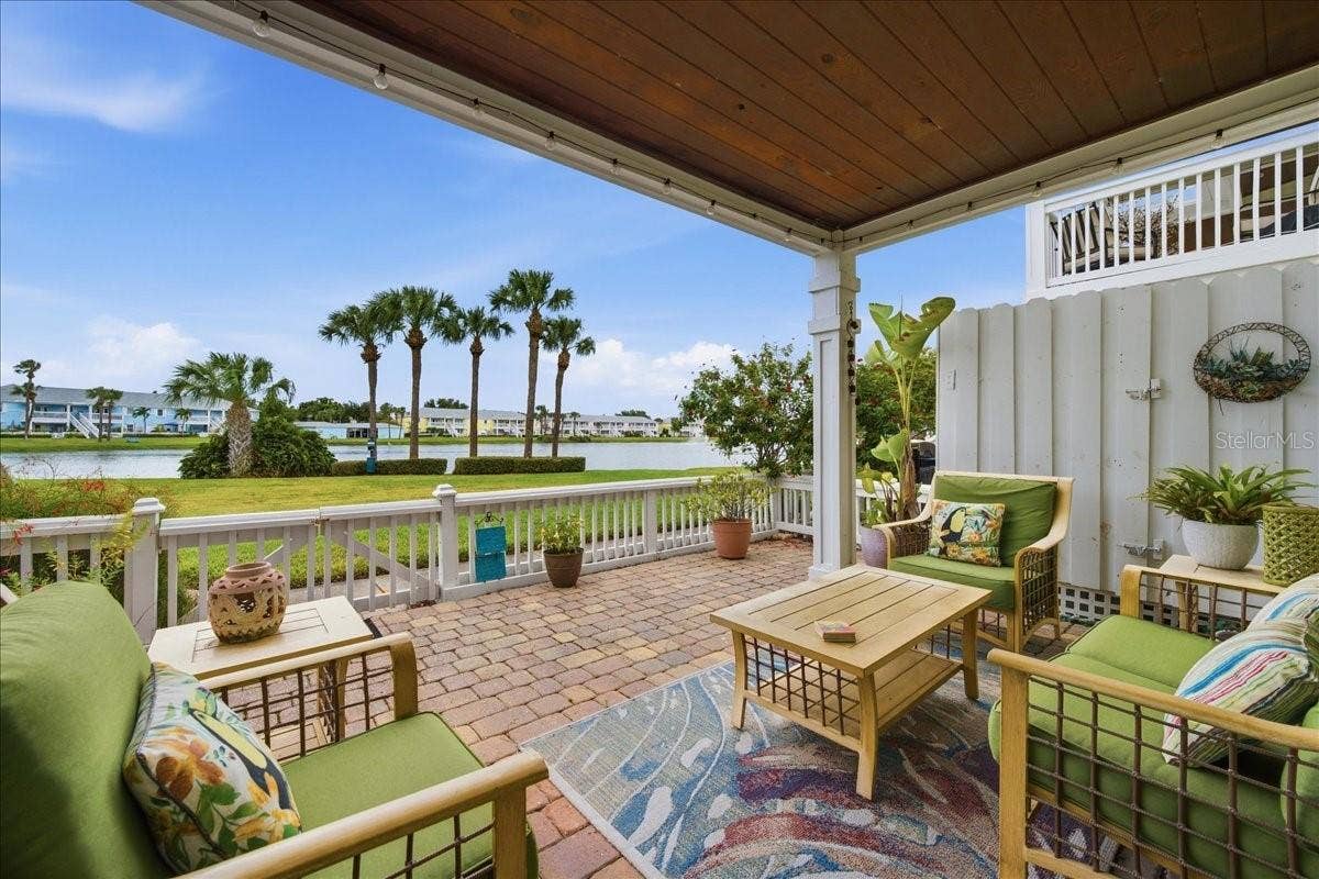 111 SEAHORSE DRIVE SE, #B, St Petersburg, FL 33705 111 SEAHORSE DRIVE SE, #B, St Petersburg, FL 33705