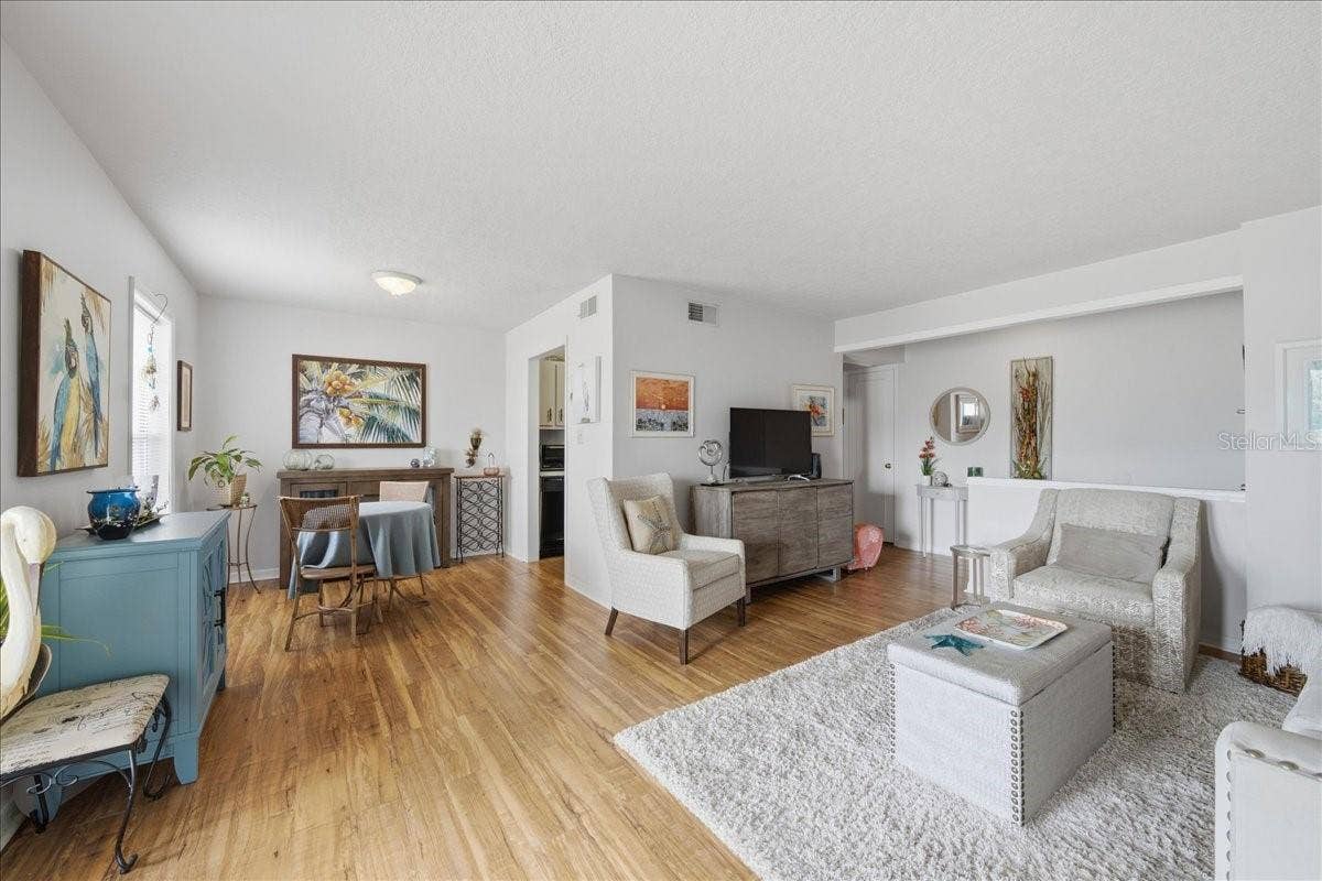 111 SEAHORSE DRIVE SE, #B, St Petersburg, FL 33705 111 SEAHORSE DRIVE SE, #B, St Petersburg, FL 33705