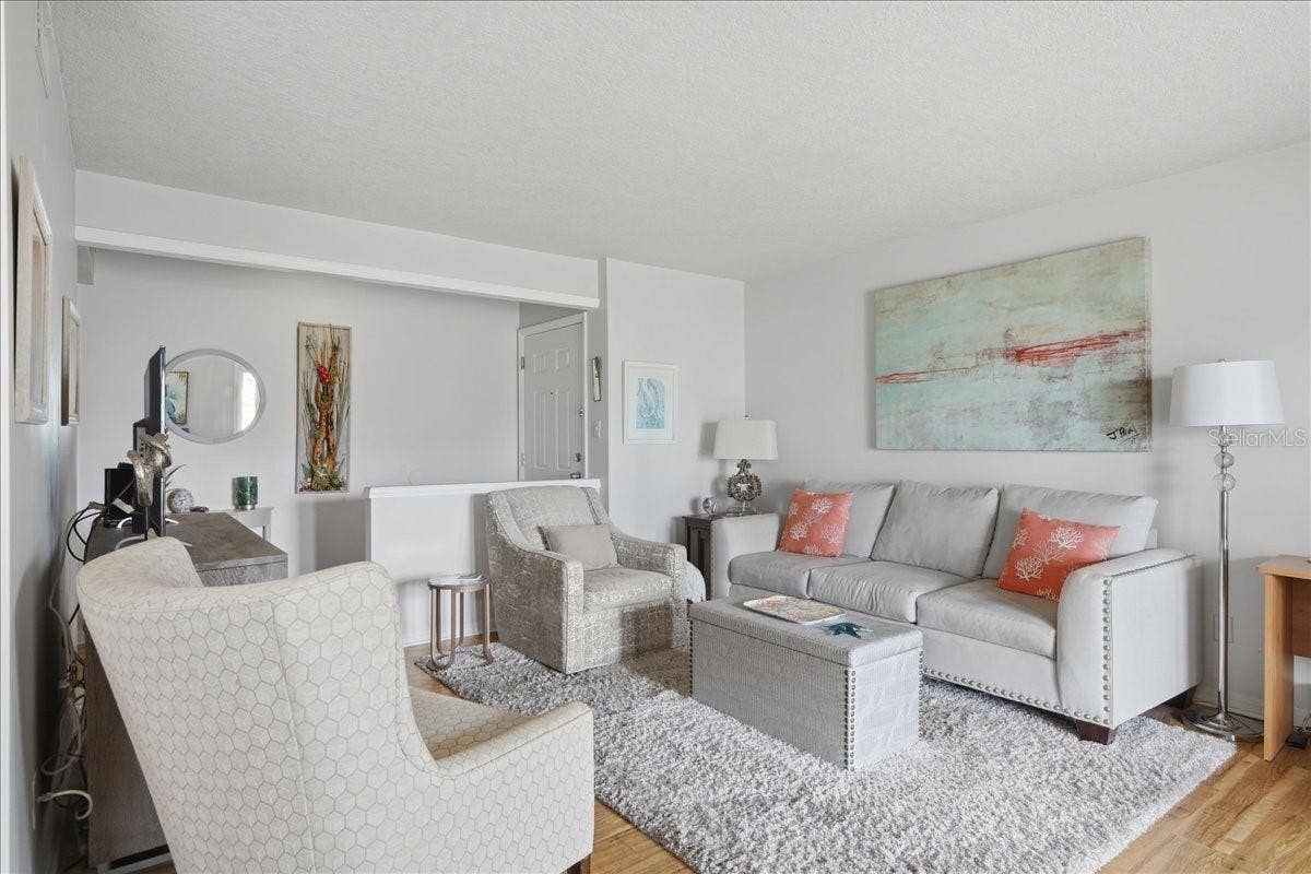 111 SEAHORSE DRIVE SE, #B, St Petersburg, FL 33705 111 SEAHORSE DRIVE SE, #B, St Petersburg, FL 33705