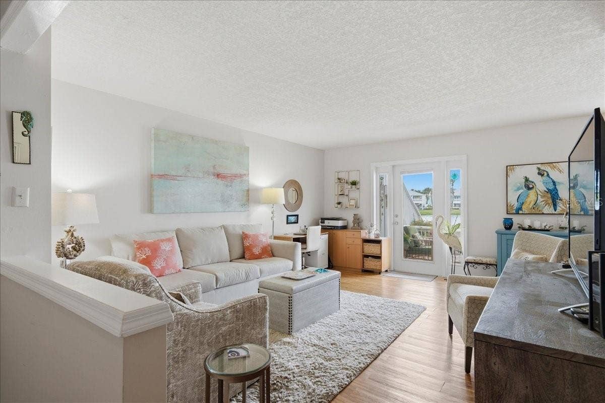 111 SEAHORSE DRIVE SE, #B, St Petersburg, FL 33705 111 SEAHORSE DRIVE SE, #B, St Petersburg, FL 33705