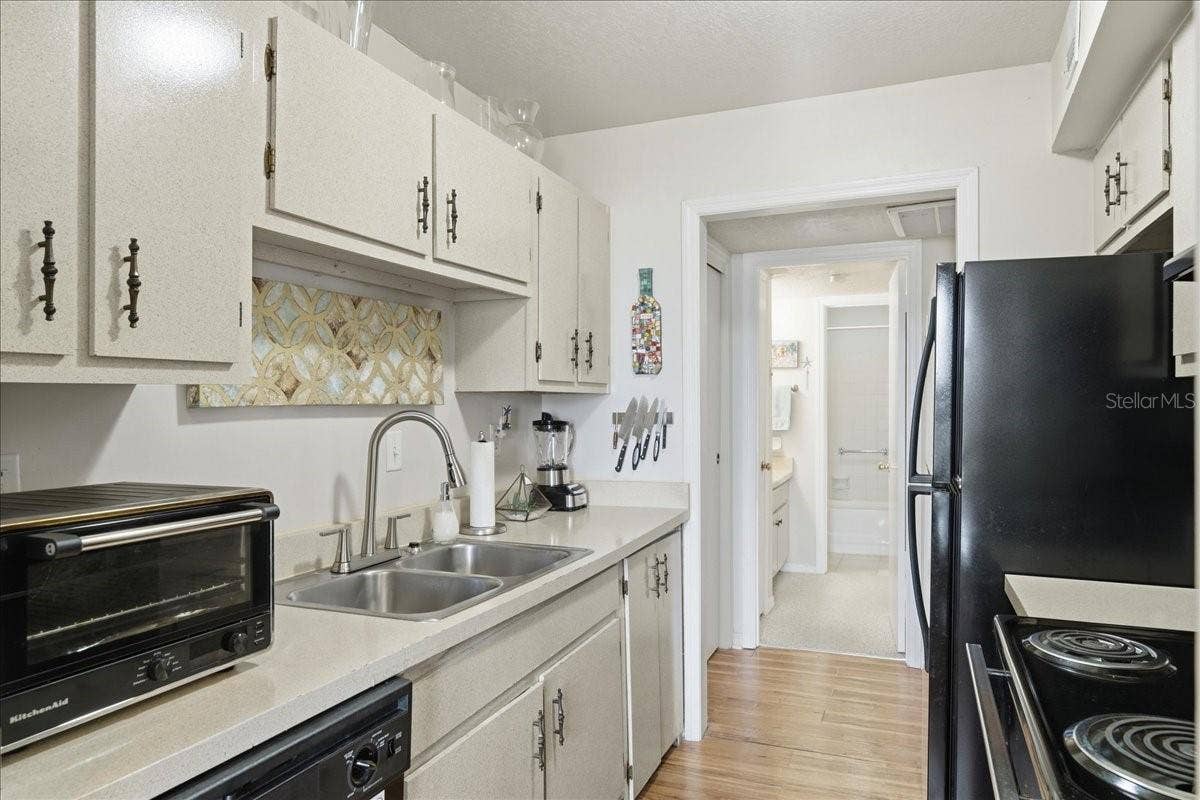 111 SEAHORSE DRIVE SE, #B, St Petersburg, FL 33705 111 SEAHORSE DRIVE SE, #B, St Petersburg, FL 33705