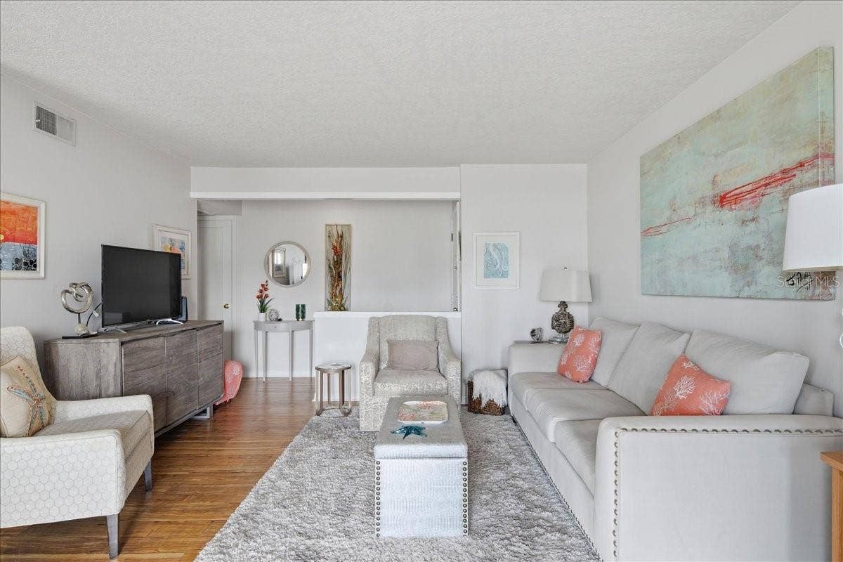 111 SEAHORSE DRIVE SE, #B, St Petersburg, FL 33705 111 SEAHORSE DRIVE SE, #B, St Petersburg, FL 33705