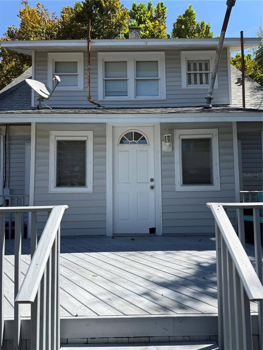 950 10TH STREET N, St Petersburg, FL 33705 950 10TH STREET N, St Petersburg, FL 33705