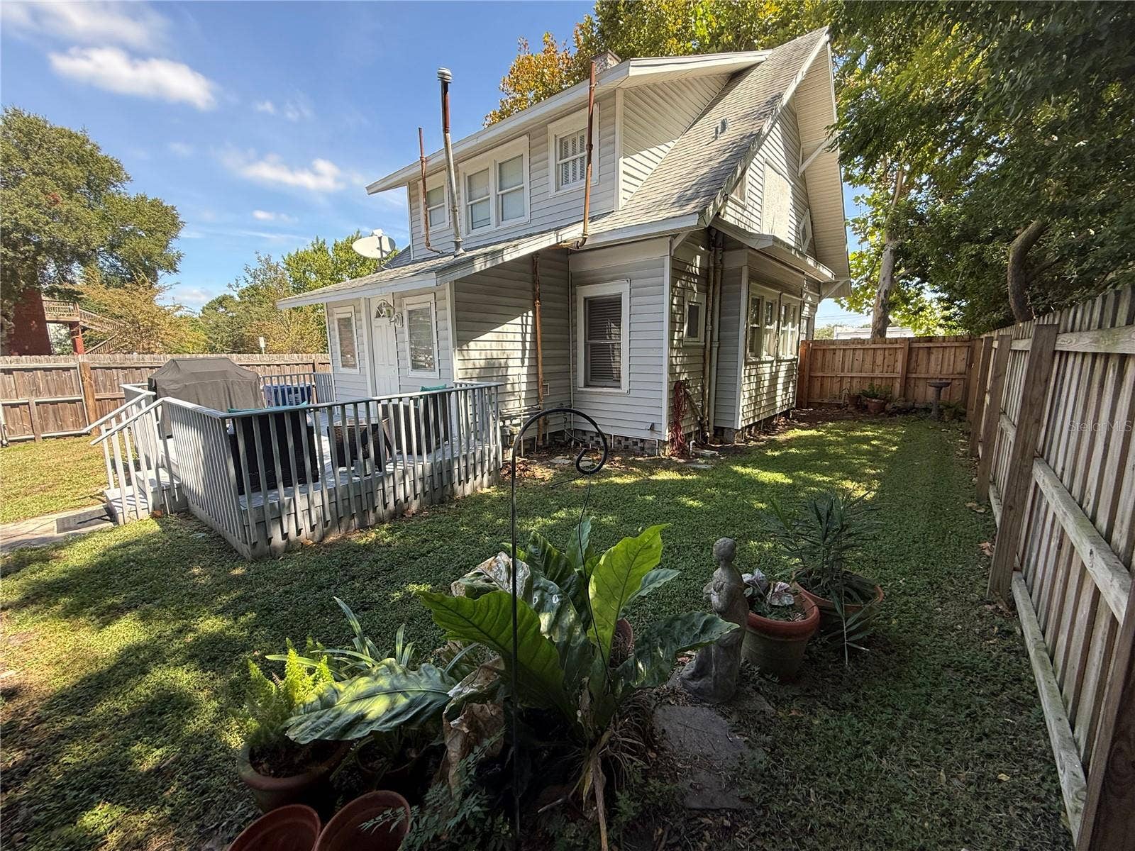 950 10TH STREET N, St Petersburg, FL 33705 950 10TH STREET N, St Petersburg, FL 33705