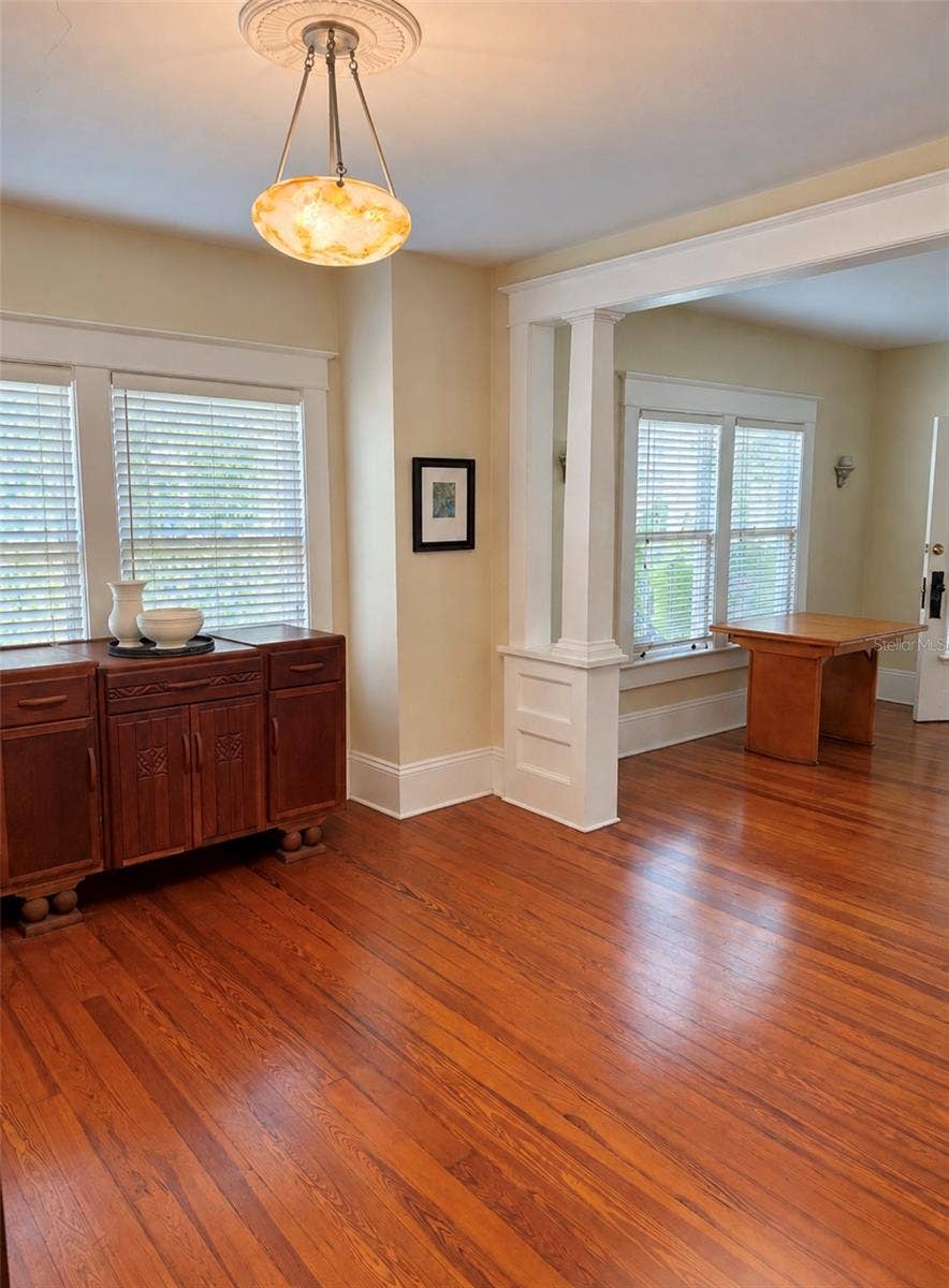 950 10TH STREET N, St Petersburg, FL 33705 950 10TH STREET N, St Petersburg, FL 33705