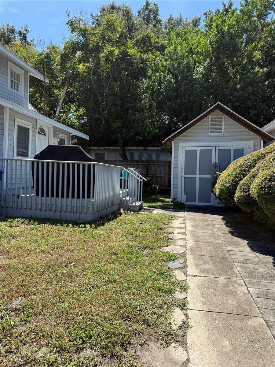 950 10TH STREET N, St Petersburg, FL 33705 950 10TH STREET N, St Petersburg, FL 33705