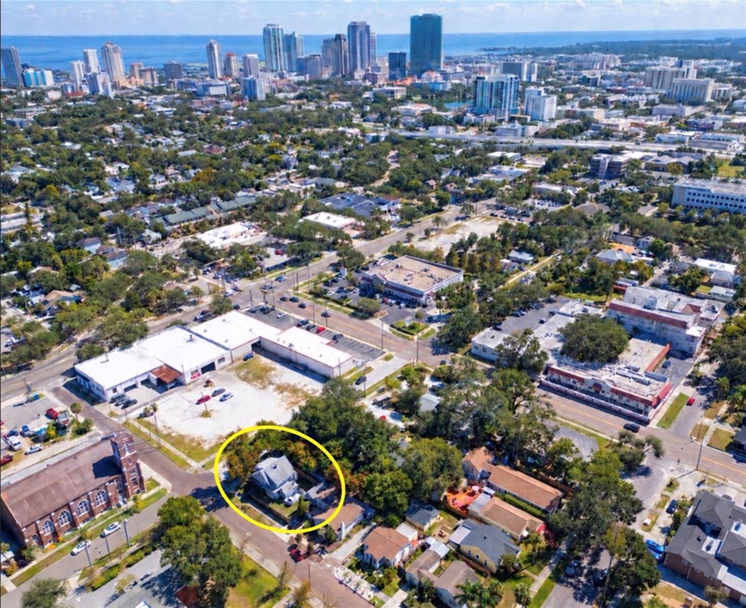 950 10TH STREET N, St Petersburg, FL 33705 950 10TH STREET N, St Petersburg, FL 33705