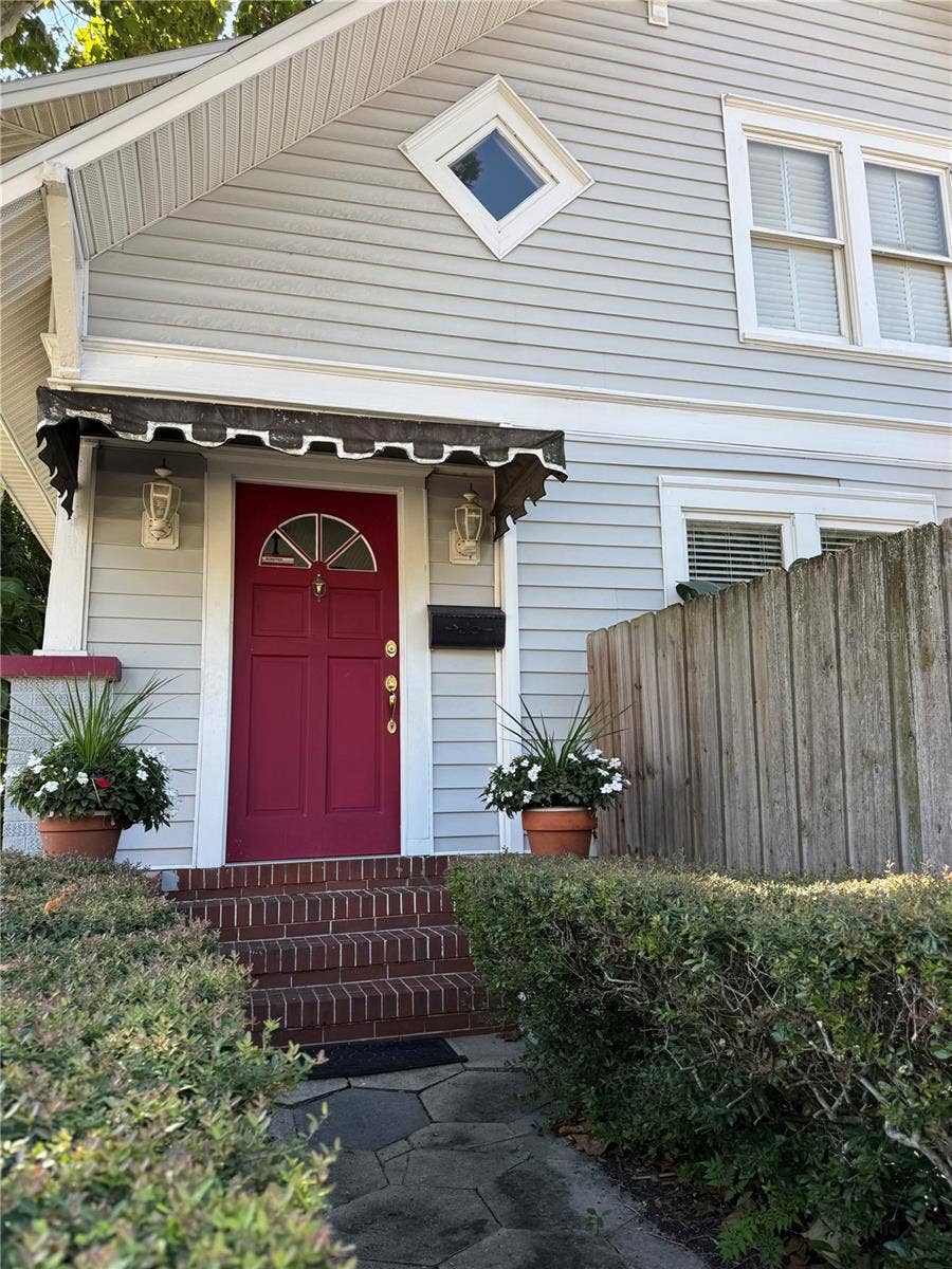 950 10TH STREET N, St Petersburg, FL 33705 950 10TH STREET N, St Petersburg, FL 33705