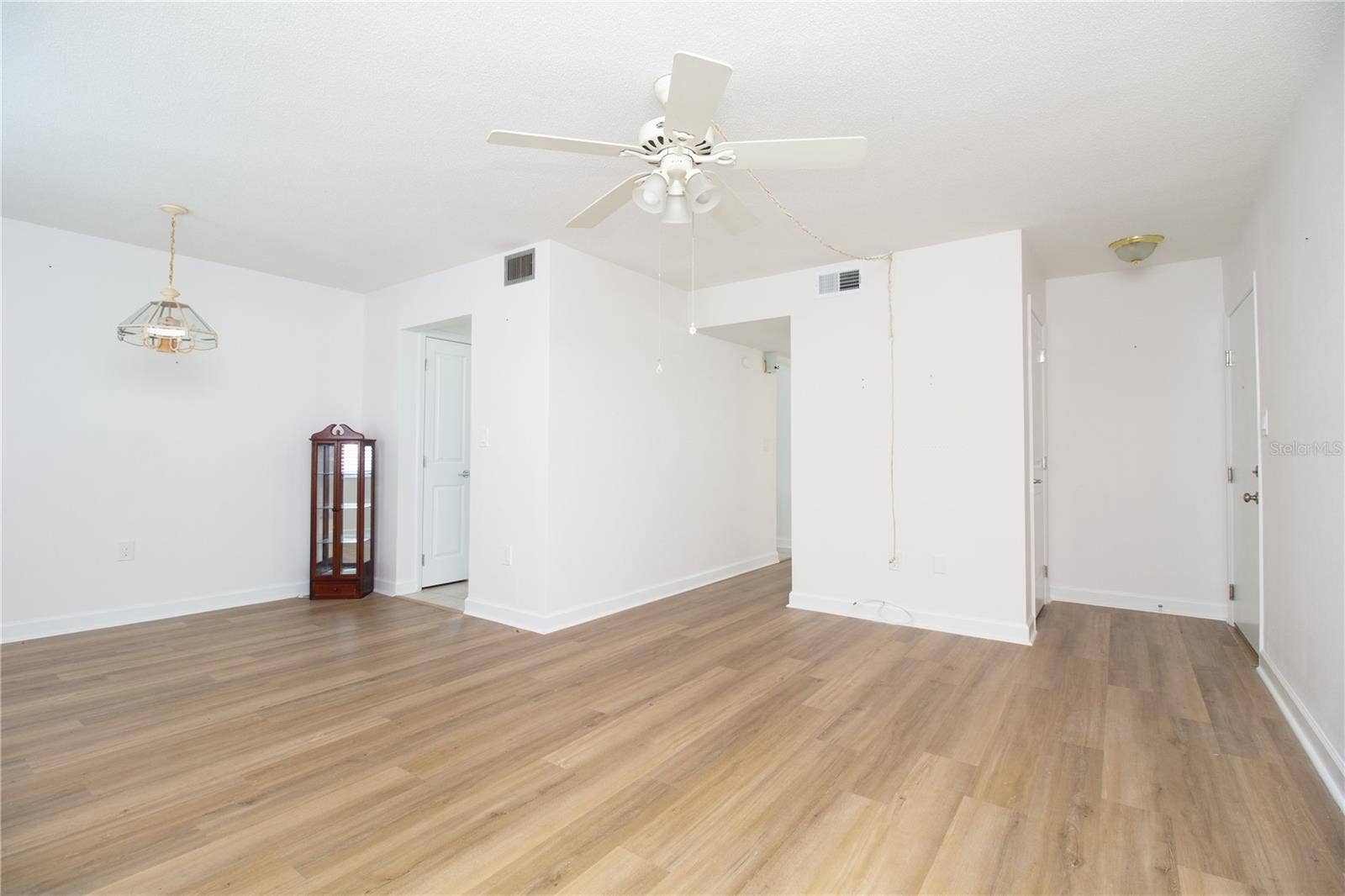 Living room dinning and entrance door