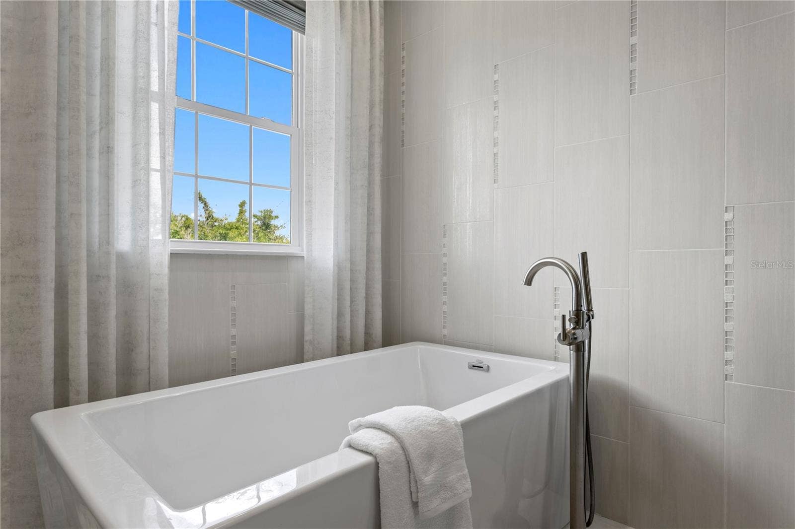 524 BEACH DRIVE NE, St Petersburg, FL 33701 524 BEACH DRIVE NE, St Petersburg, FL 33701