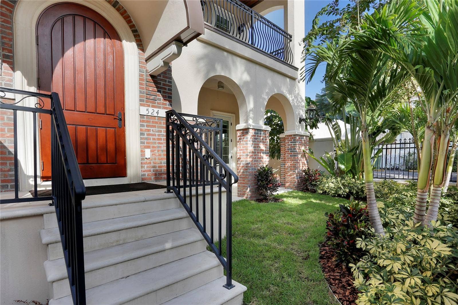 524 BEACH DRIVE NE, St Petersburg, FL 33701 524 BEACH DRIVE NE, St Petersburg, FL 33701