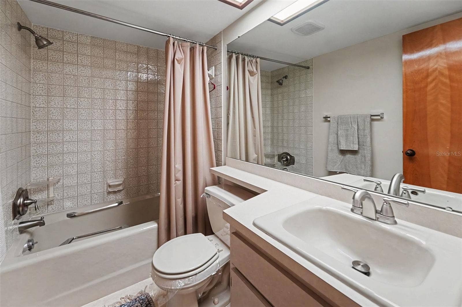 2525 ROYAL PINES CIR, #26H, Clearwater, FL 33763