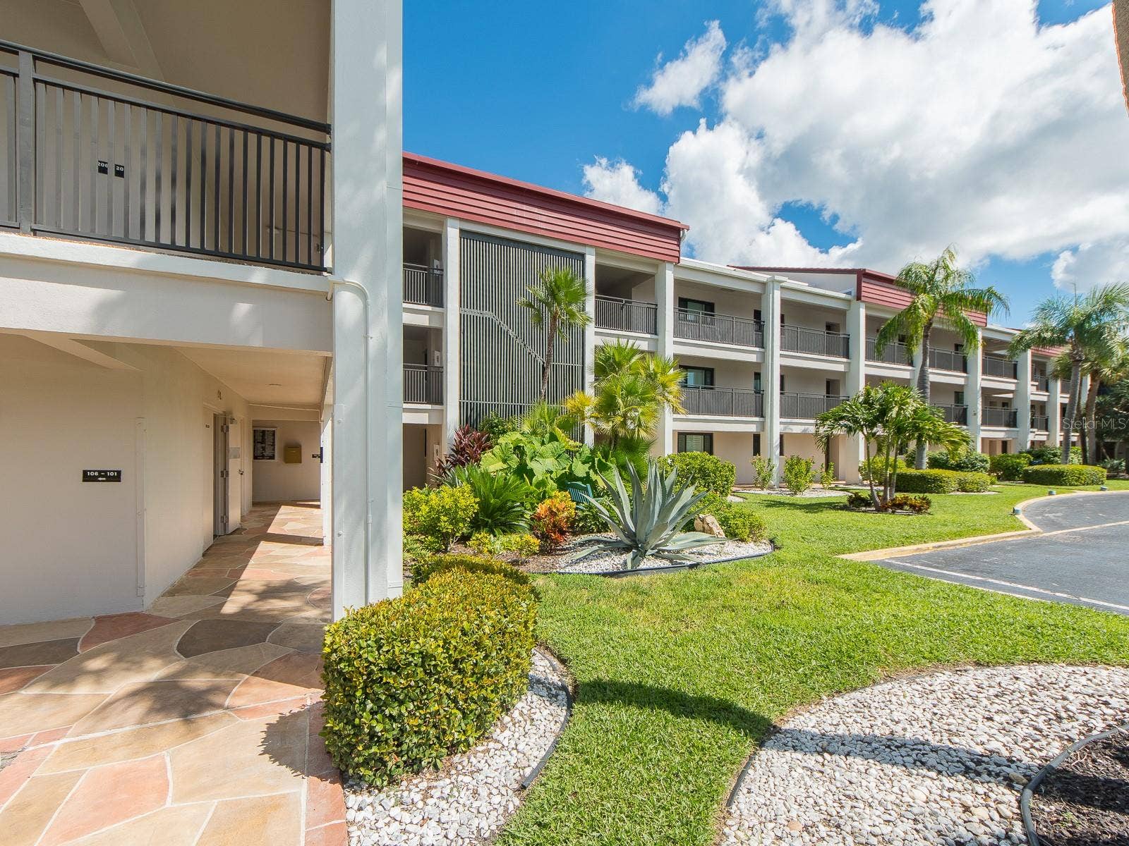 868 BAYWAY BOULEVARD, #208, Clearwater, FL 33767 868 BAYWAY BOULEVARD, #208, Clearwater, FL 33767