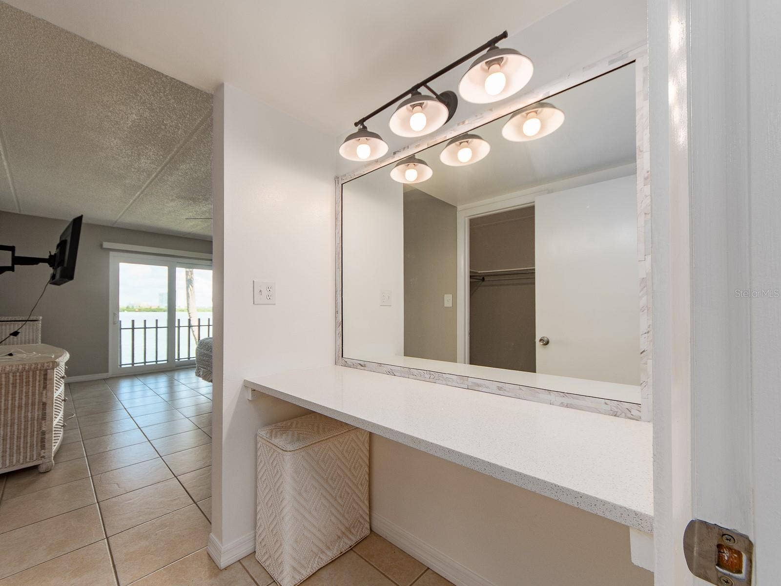 868 BAYWAY BOULEVARD, #208, Clearwater, FL 33767 868 BAYWAY BOULEVARD, #208, Clearwater, FL 33767