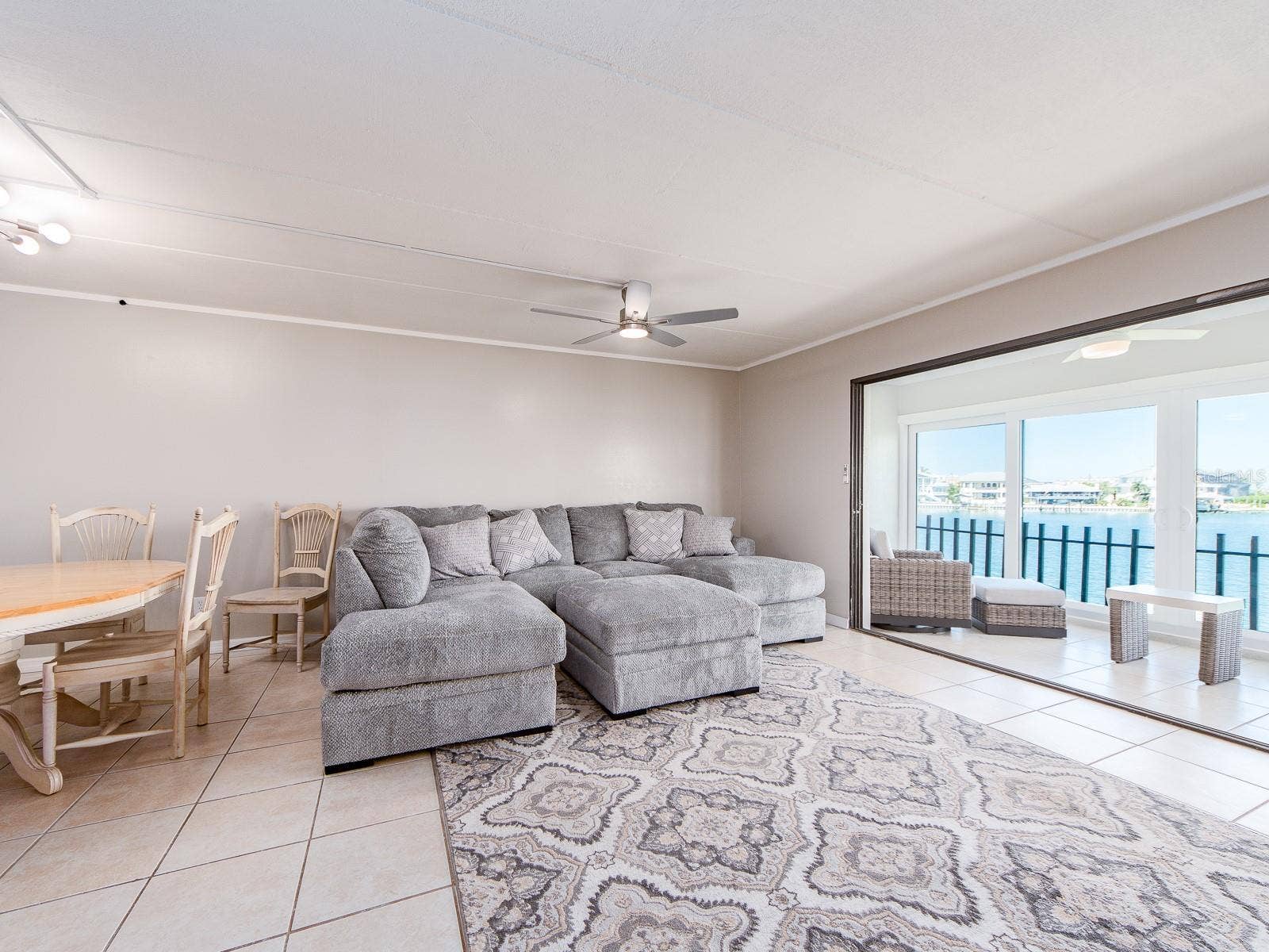 868 BAYWAY BOULEVARD, #208, Clearwater, FL 33767 868 BAYWAY BOULEVARD, #208, Clearwater, FL 33767