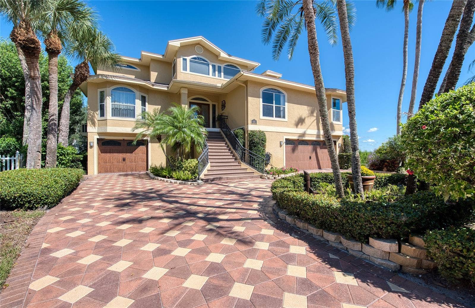 103 ROYAL COURT, Safety Harbor, FL 34695 Front of Home (1)