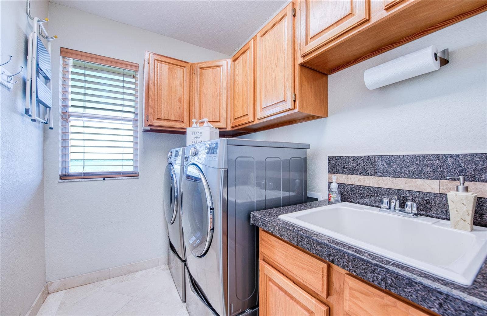 103 ROYAL COURT, Safety Harbor, FL 34695 Laundry room (1)
