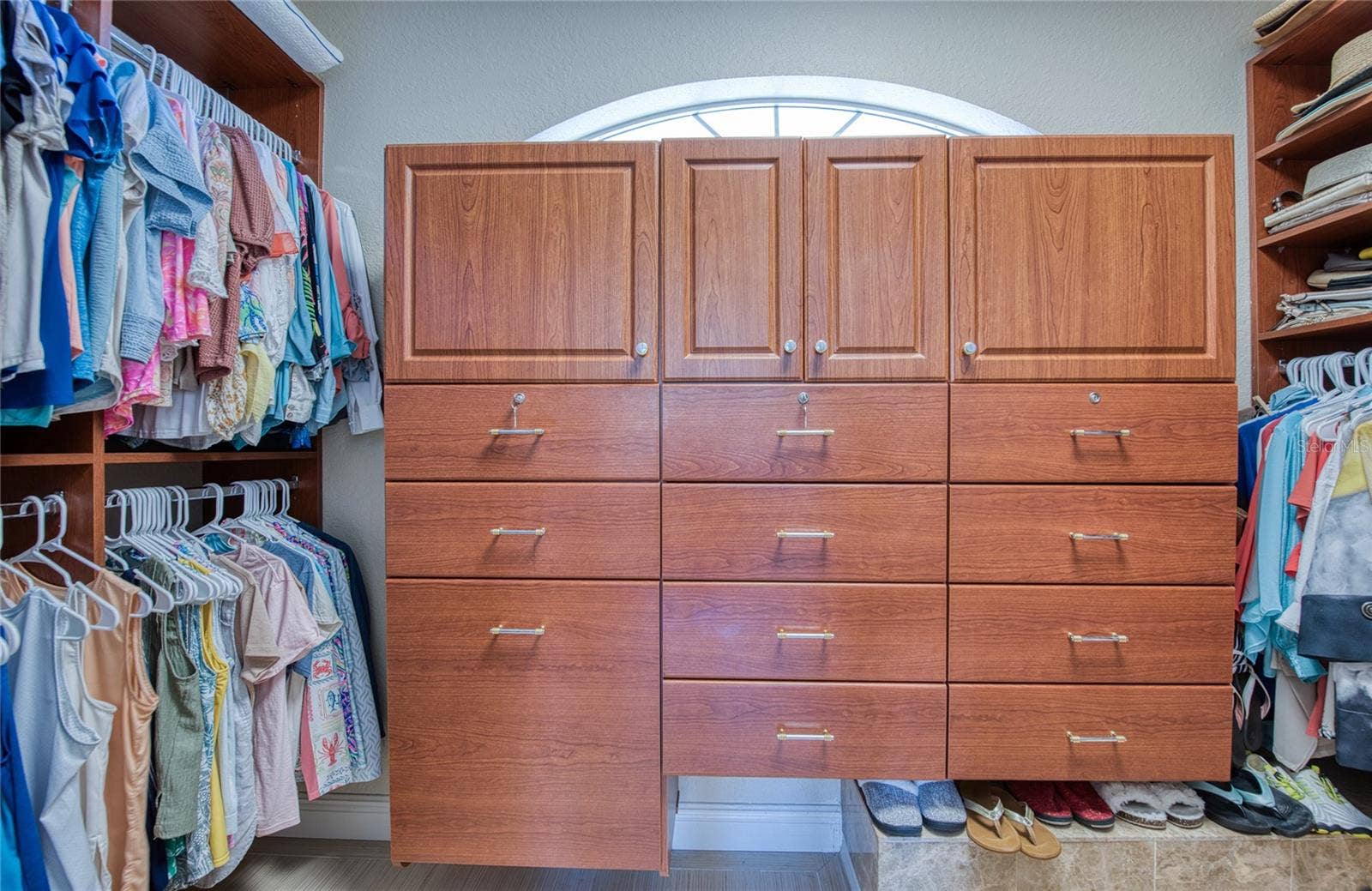 103 ROYAL COURT, Safety Harbor, FL 34695 Master closet (1)