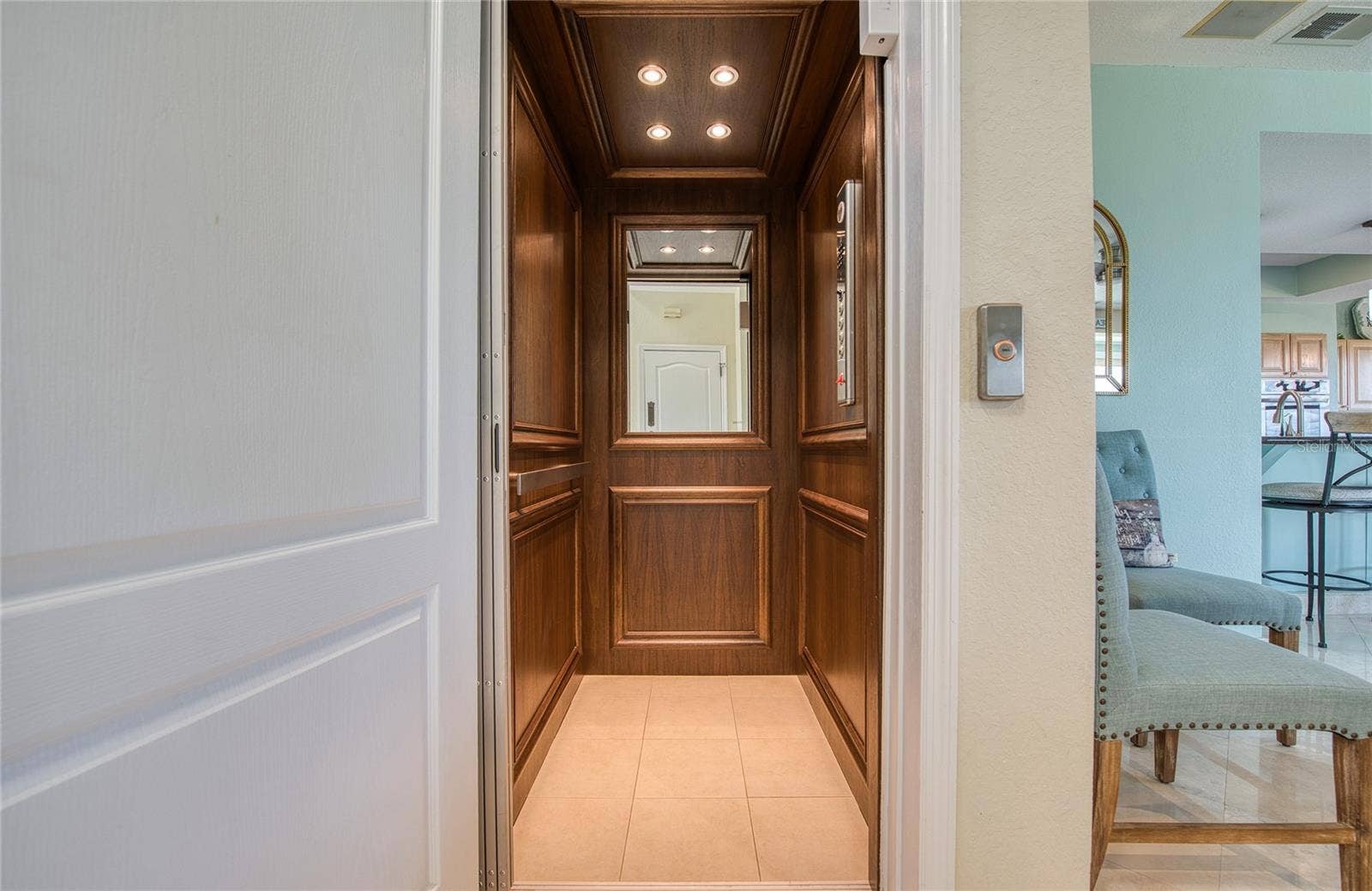 103 ROYAL COURT, Safety Harbor, FL 34695 Elevator (1)