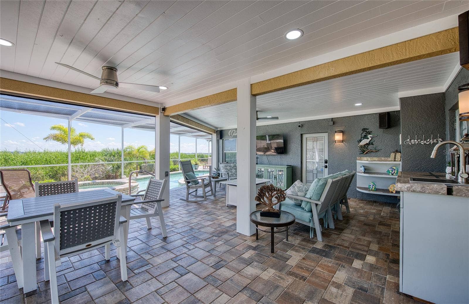 103 ROYAL COURT, Safety Harbor, FL 34695 Patio (2)