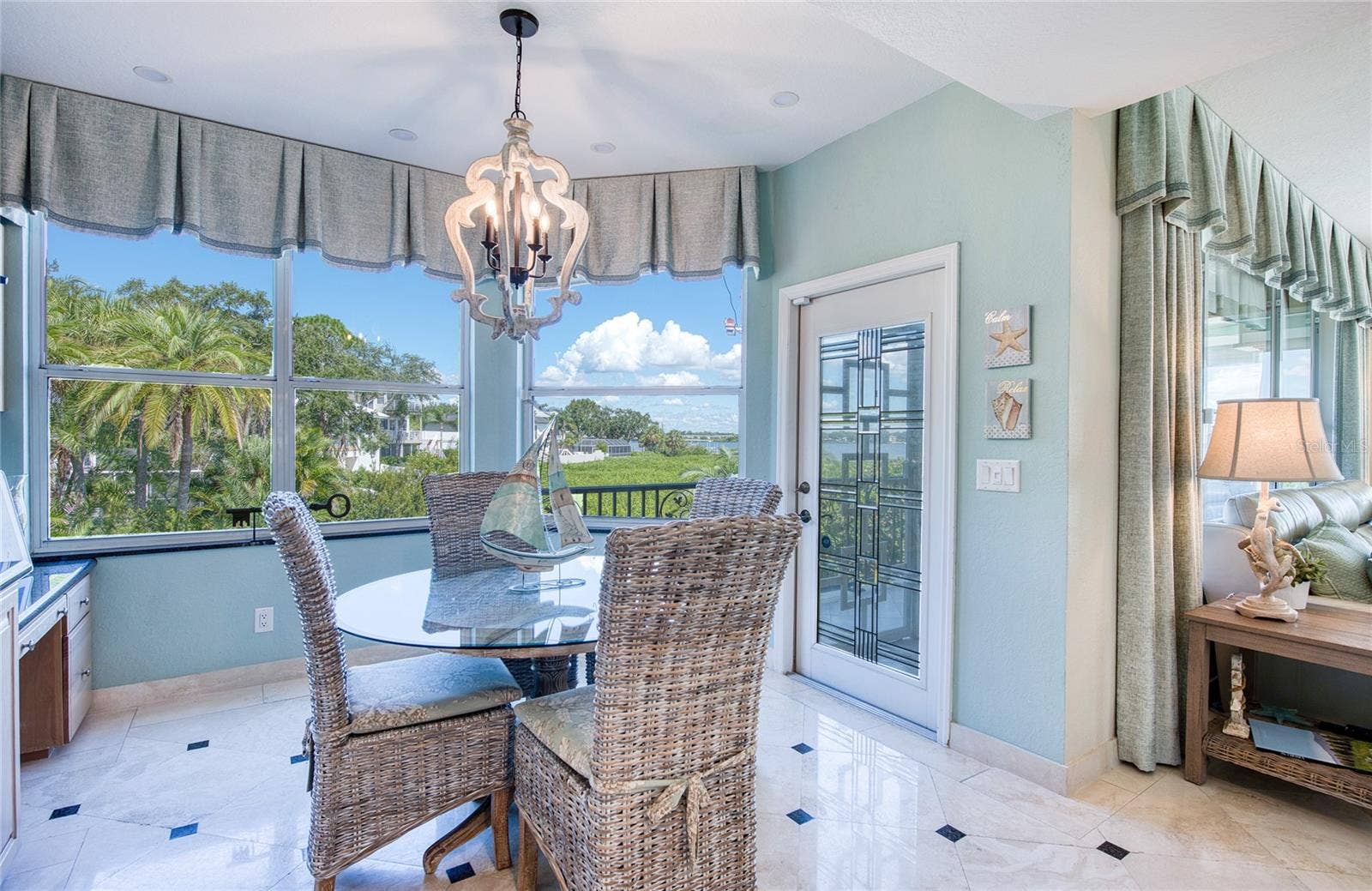 103 ROYAL COURT, Safety Harbor, FL 34695 Breakfast nook (2)