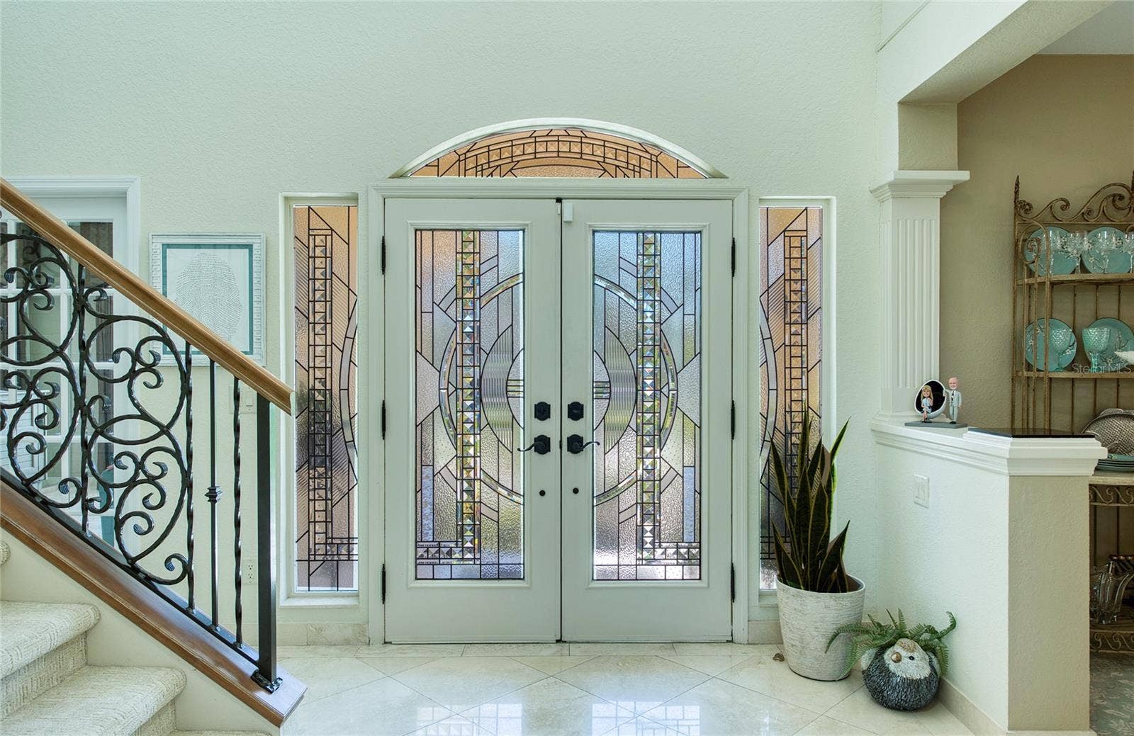103 ROYAL COURT, Safety Harbor, FL 34695 Foyer (3)