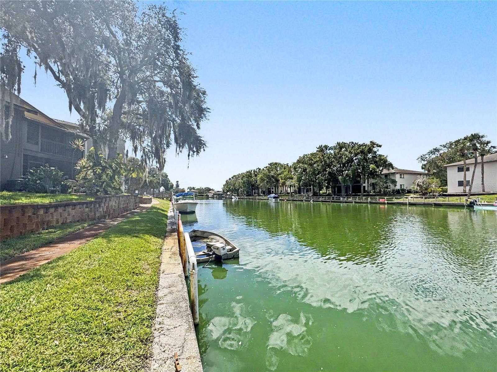 6328 NEWTOWN CIRCLE, #B4, Tampa, FL 33615