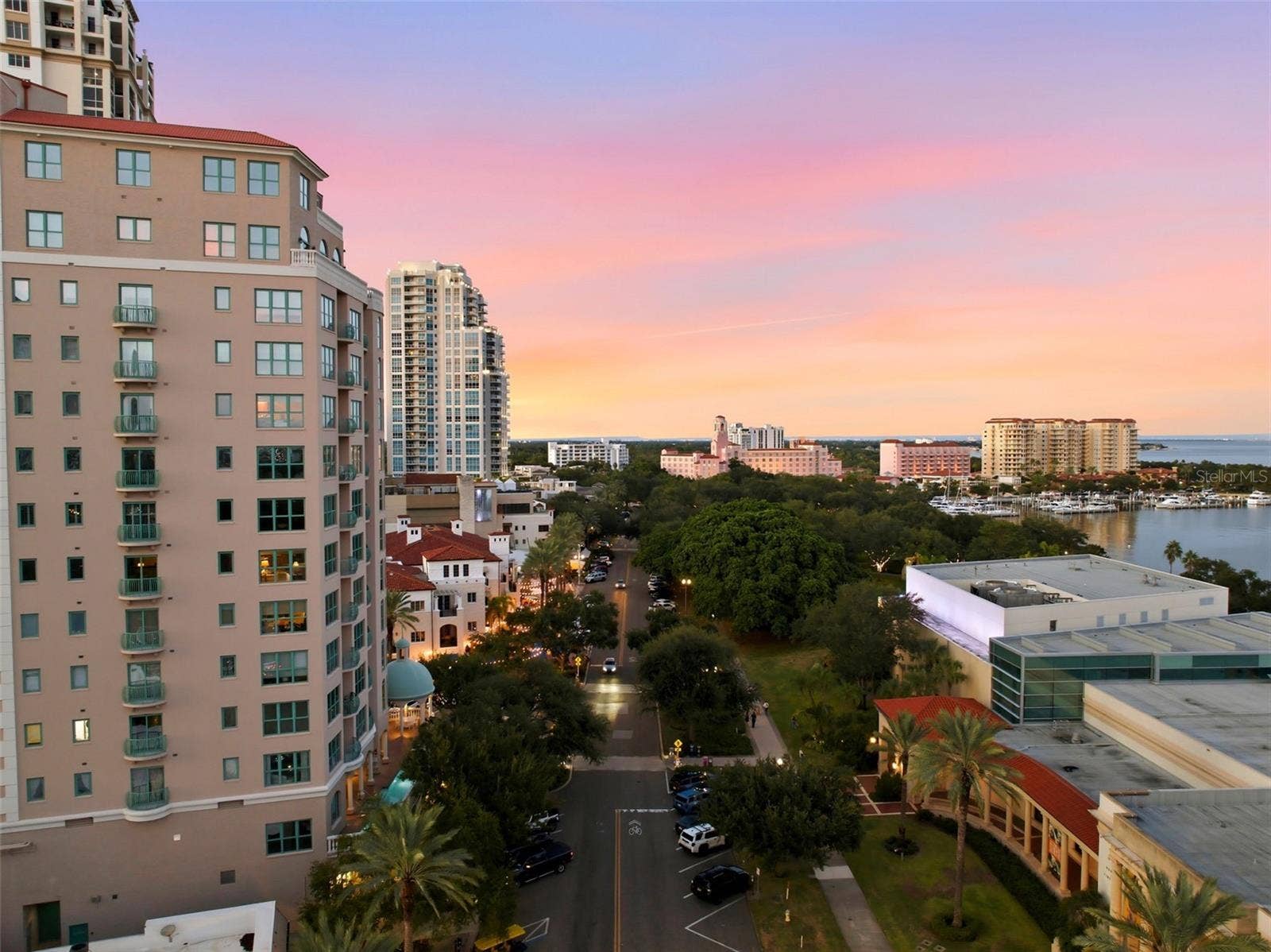 288 BEACH DRIVE NE, #10B, St Petersburg, FL 33701