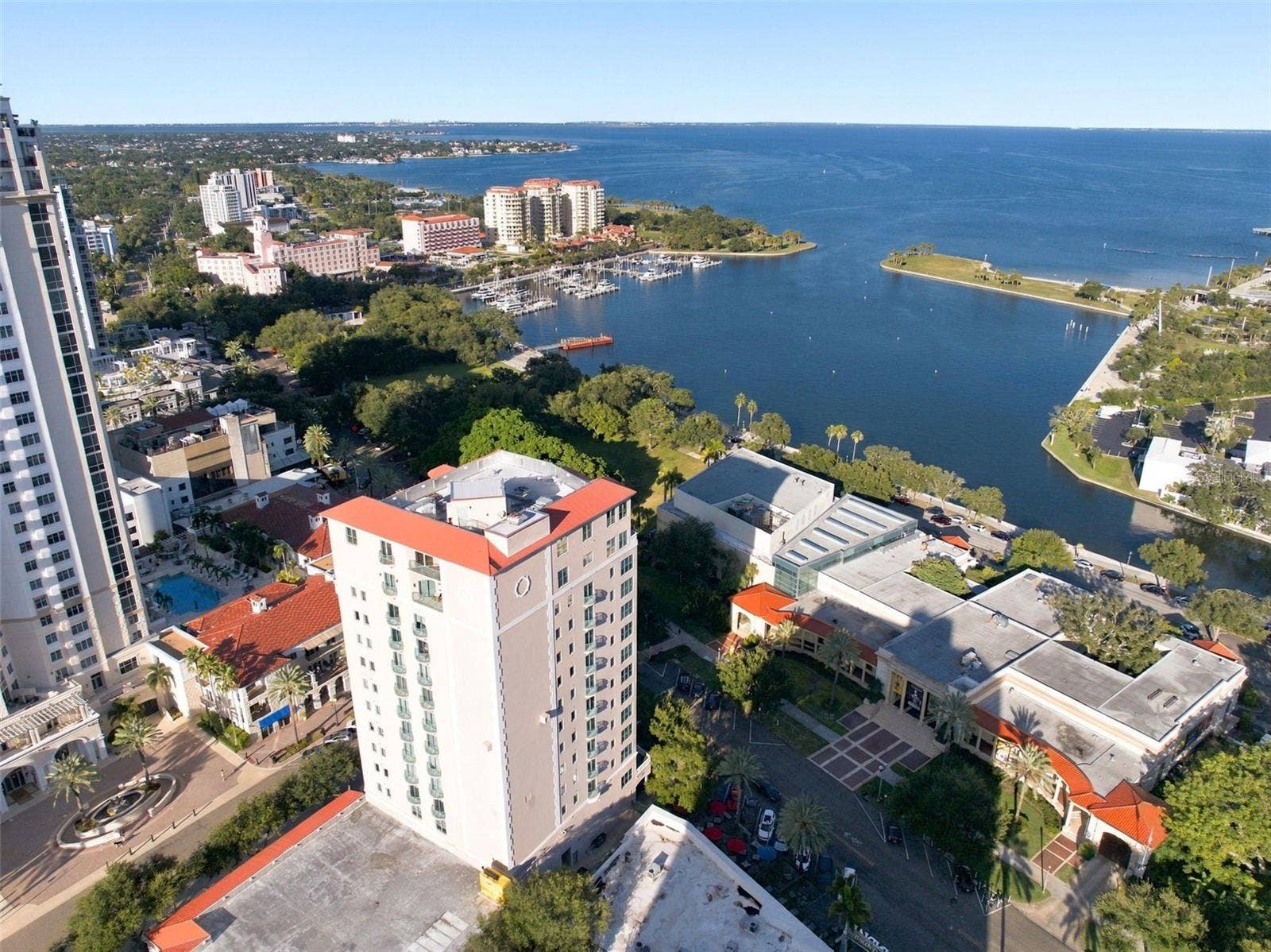288 BEACH DRIVE NE, #10B, St Petersburg, FL 33701