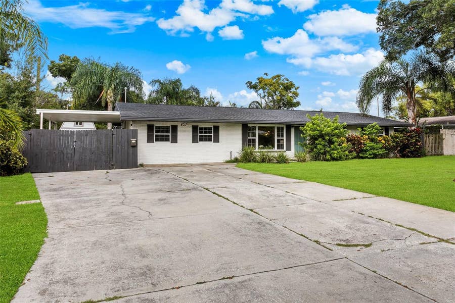 Property photo for 412 DEVILLE DRIVE E, Largo, FL
