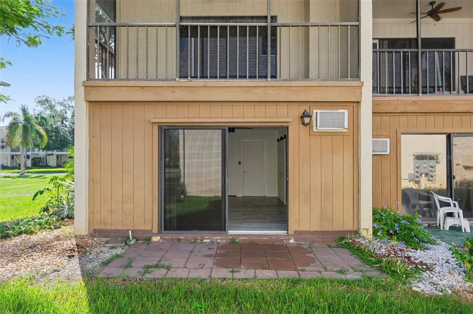 275 CAPRI CIRCLE N, #105, Treasure Island, FL 33706