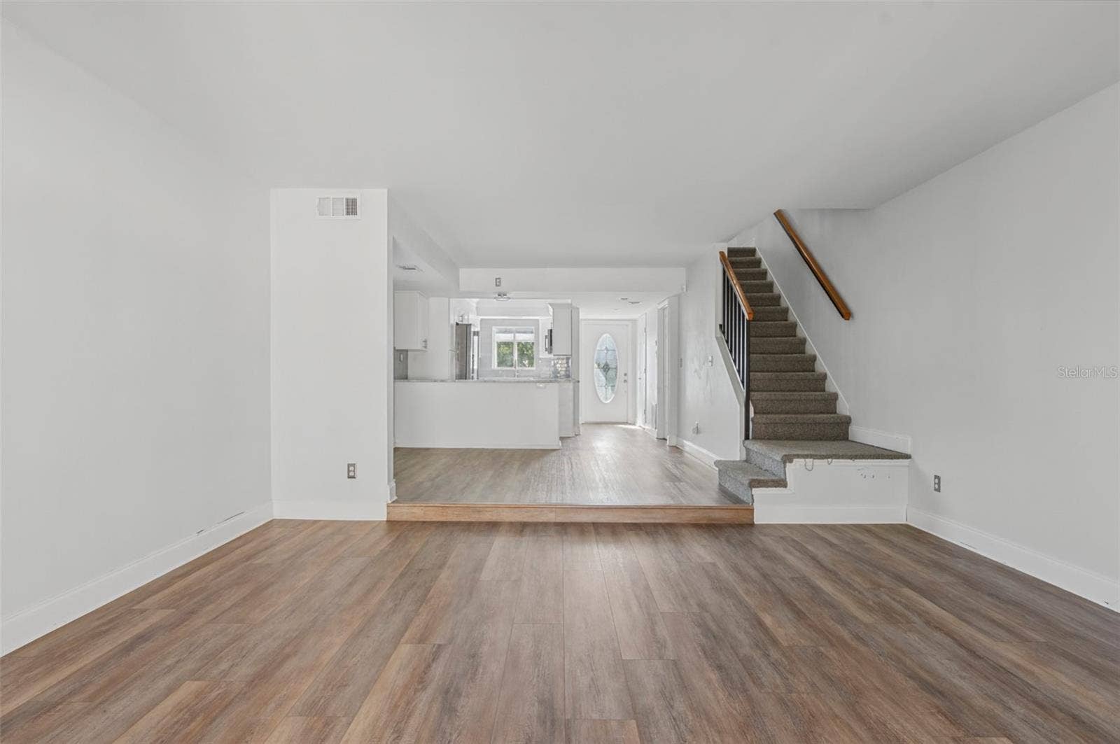 275 CAPRI CIRCLE N, #105, Treasure Island, FL 33706