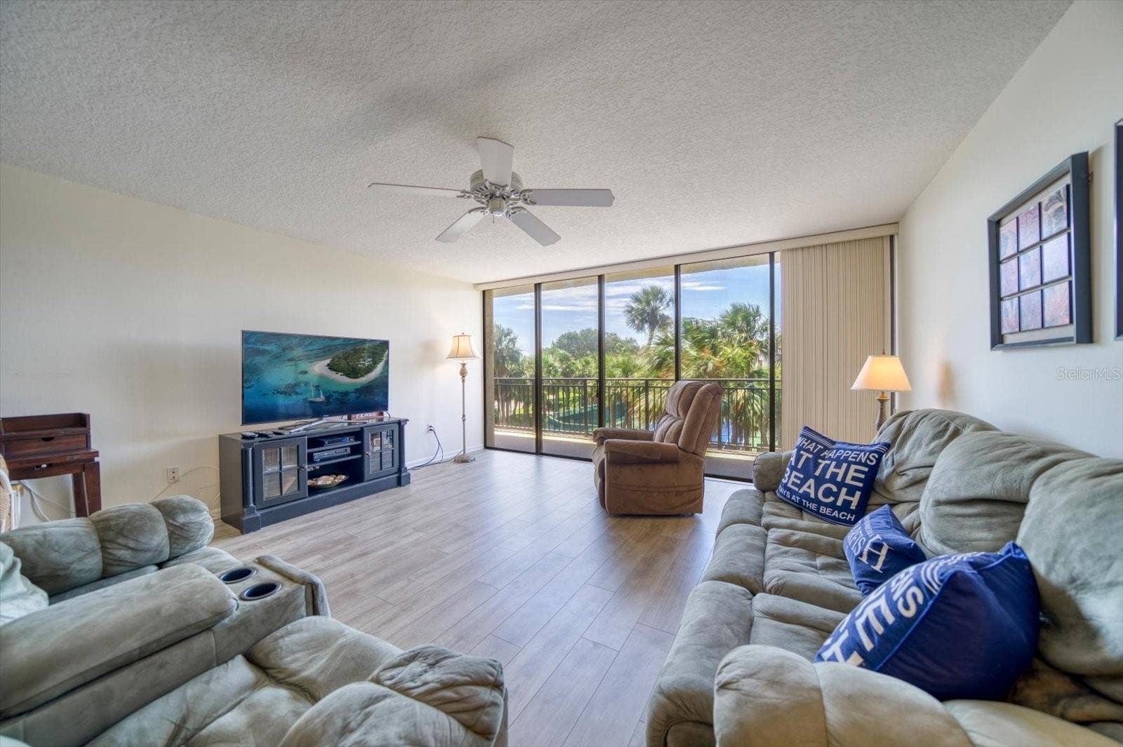 7600 BAYSHORE DRIVE, #202, Treasure Island, FL 33706 7600 BAYSHORE DRIVE, #202, Treasure Island, FL 33706