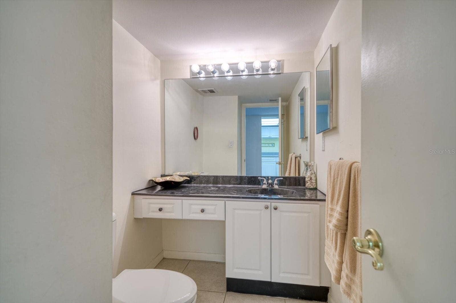7600 BAYSHORE DRIVE, #202, Treasure Island, FL 33706 7600 BAYSHORE DRIVE, #202, Treasure Island, FL 33706