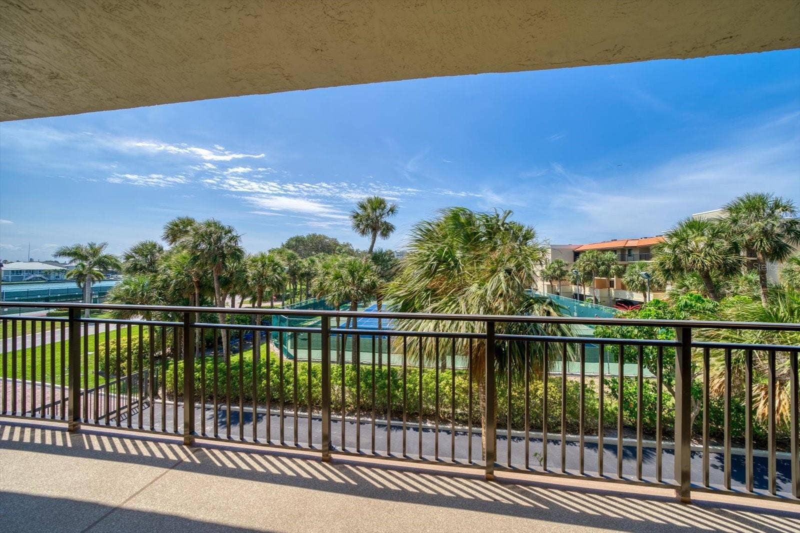 7600 BAYSHORE DRIVE, #202, Treasure Island, FL 33706 7600 BAYSHORE DRIVE, #202, Treasure Island, FL 33706