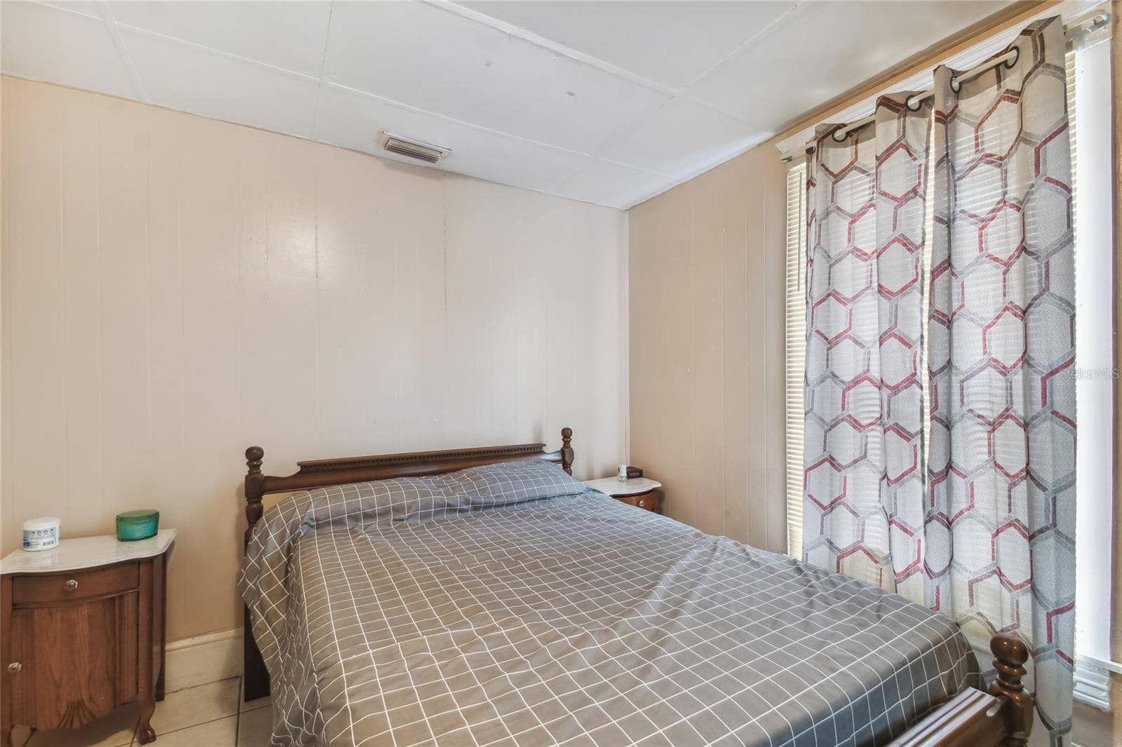 2402 N HIGHLAND AVENUE, Tampa, FL 33602 Bedroom 1 of 2