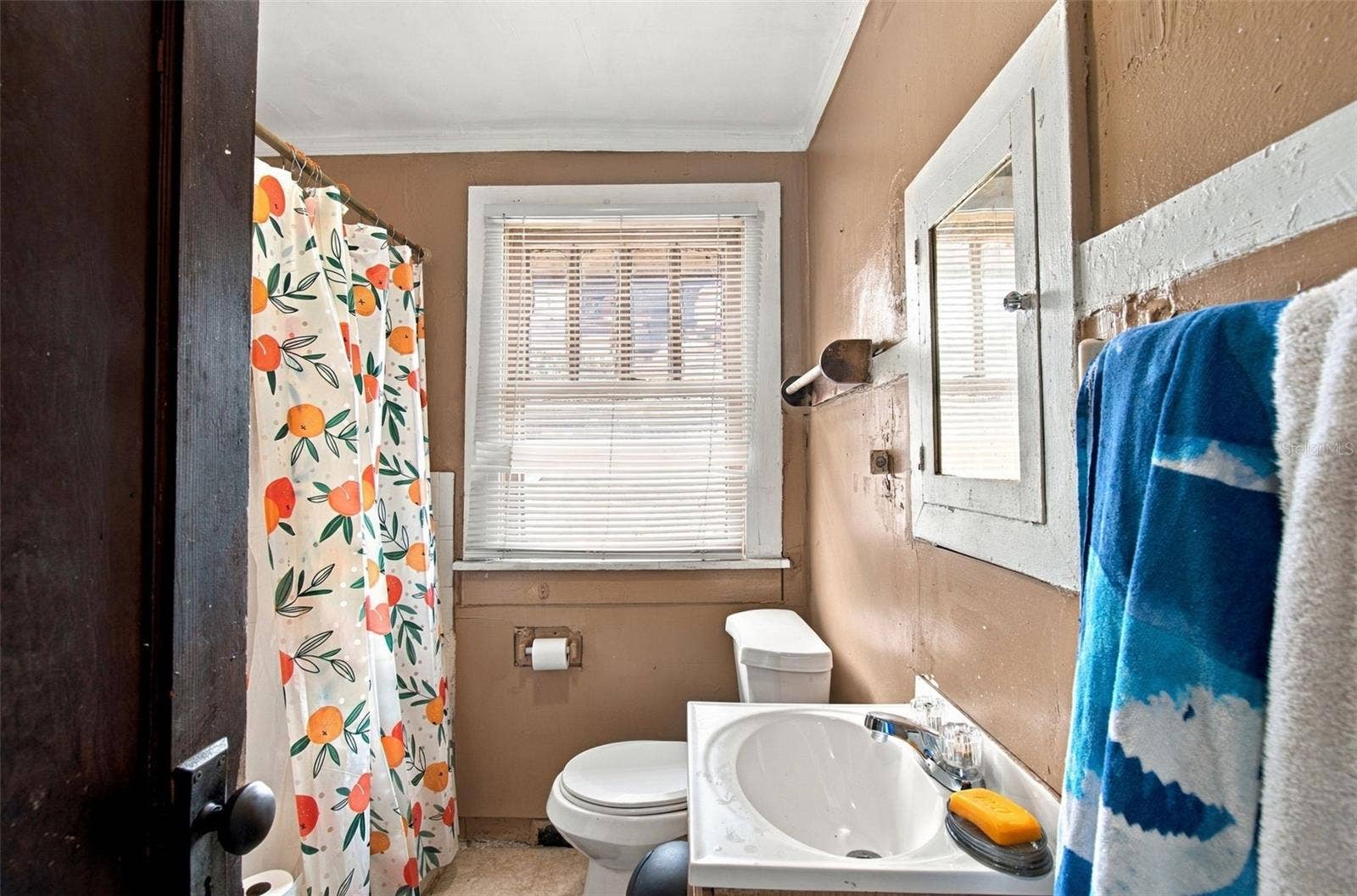 2402 N HIGHLAND AVENUE, Tampa, FL 33602 bath
