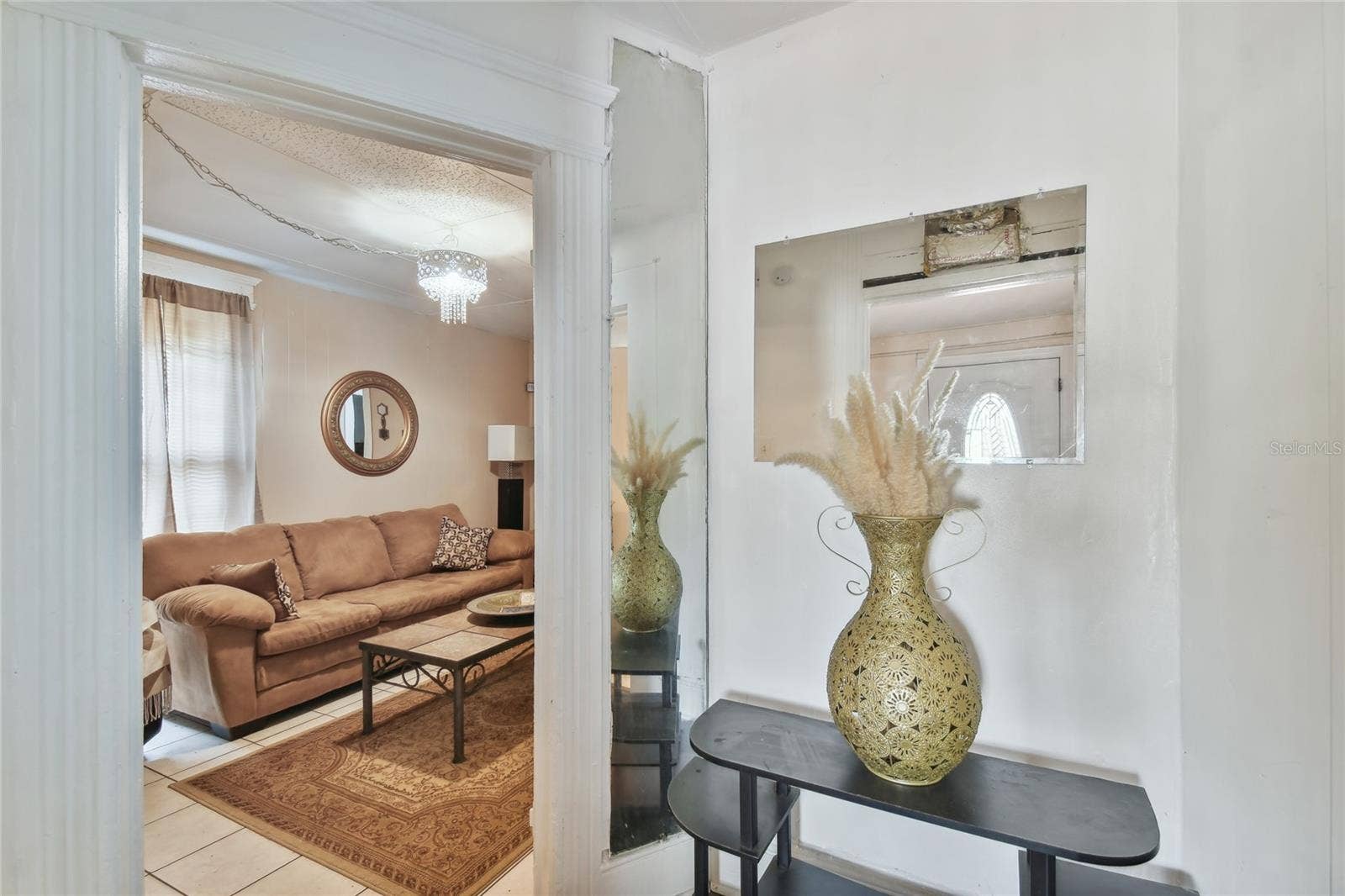 2402 N HIGHLAND AVENUE, Tampa, FL 33602 2 bedroom Single Family House Foyer
