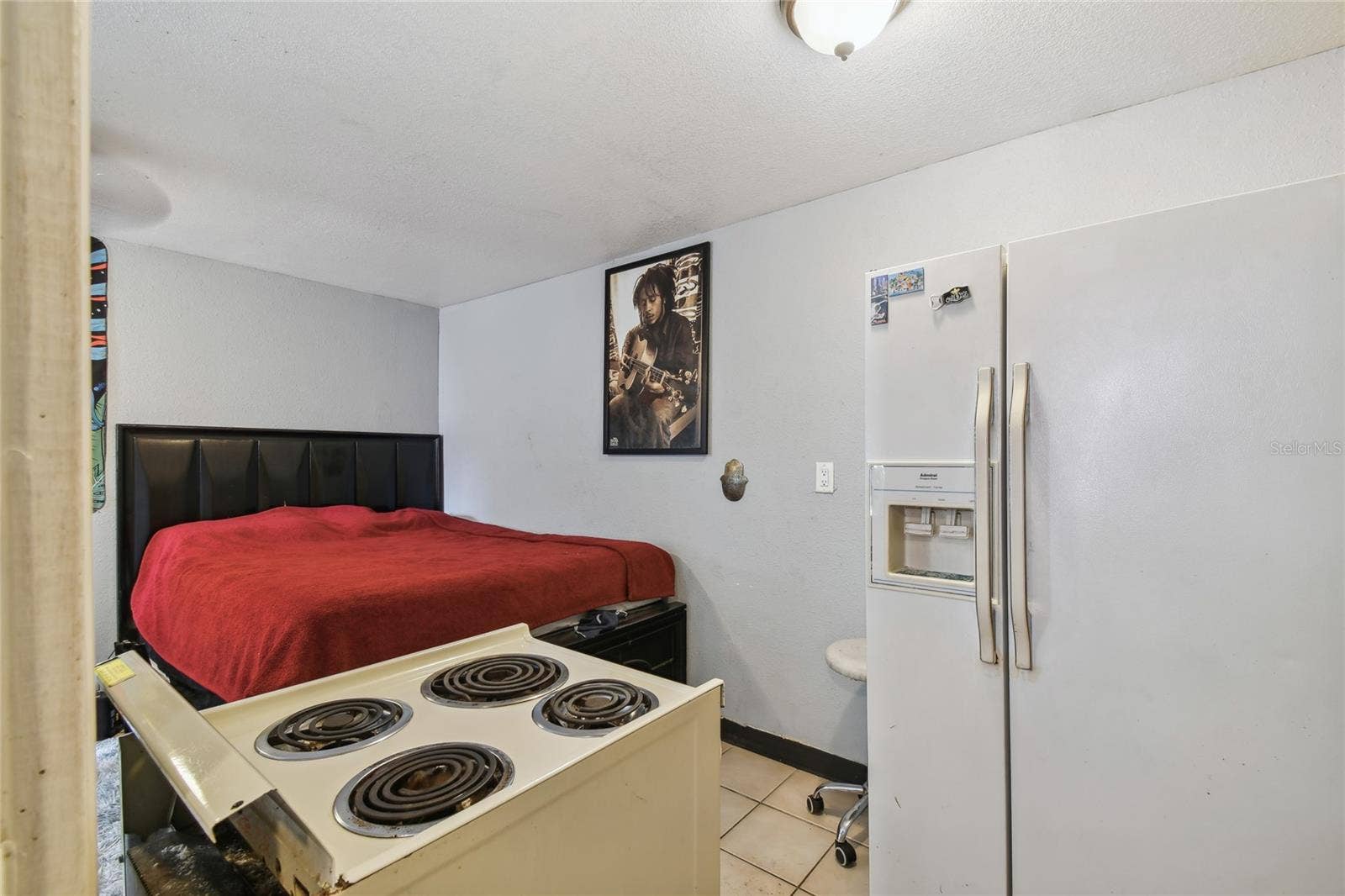 2402 N HIGHLAND AVENUE, Tampa, FL 33602 Studio Kitchen